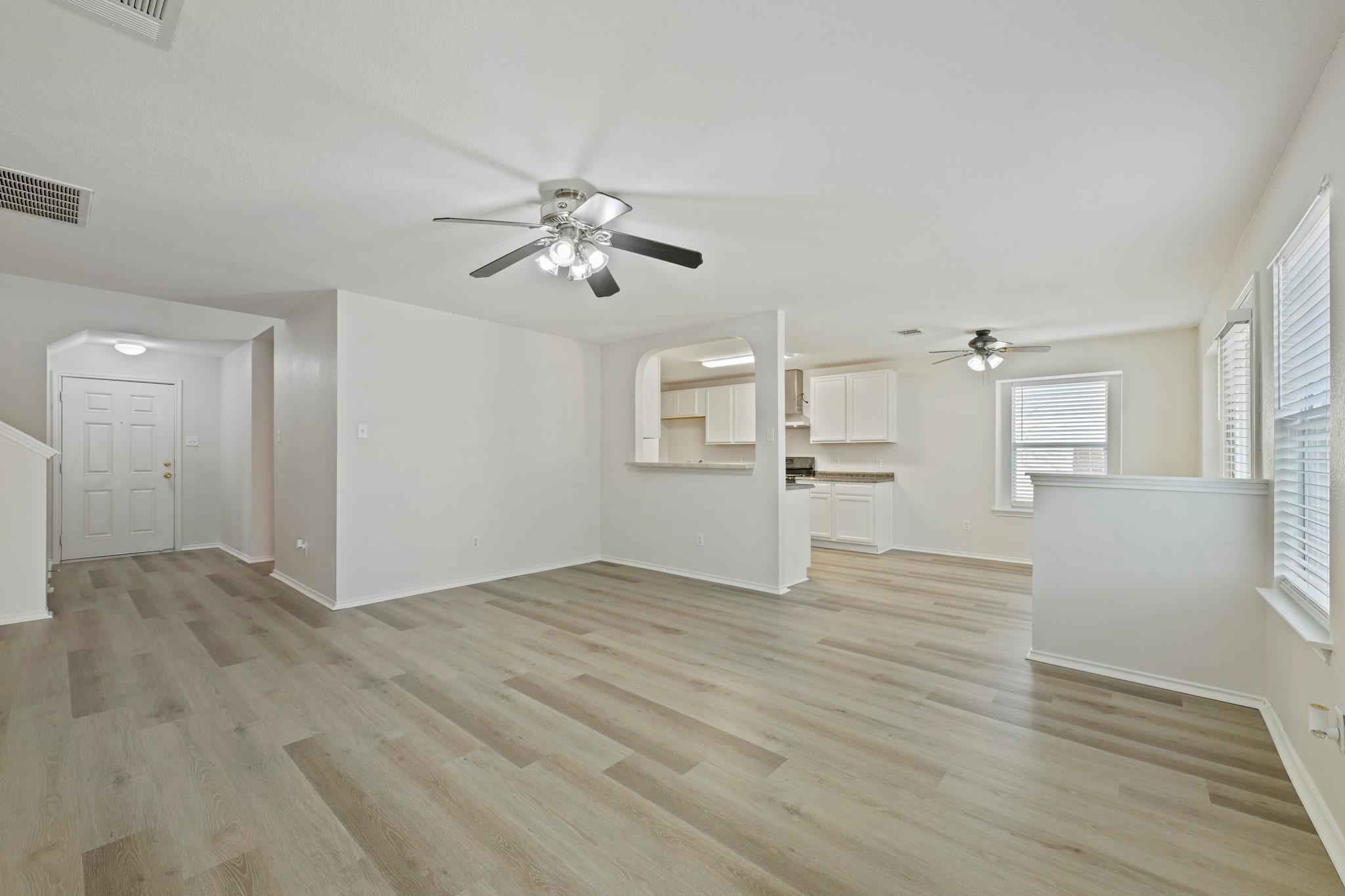 399 Paddington DR — photo 4