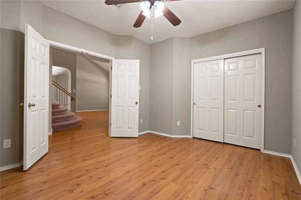 2633 Bolton ST — photo 4