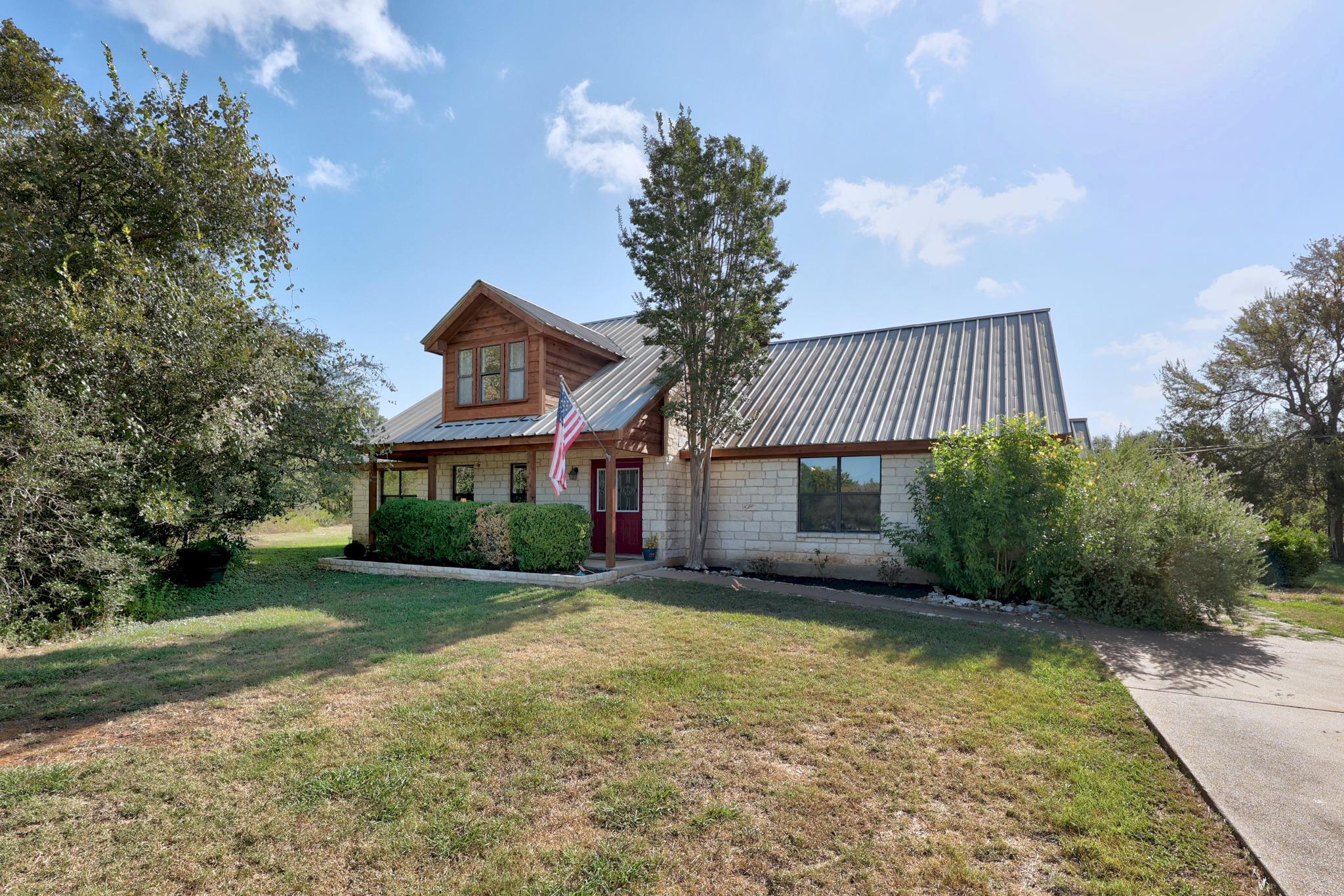301 Oak Forest CV — photo 3