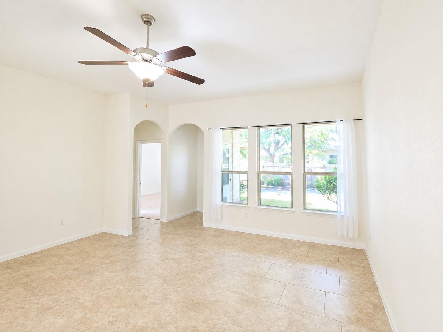 615 Linares LN — photo 4