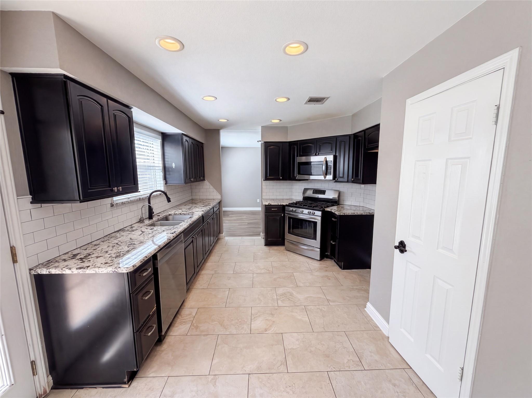 2608 Buckeye TRL — photo 3
