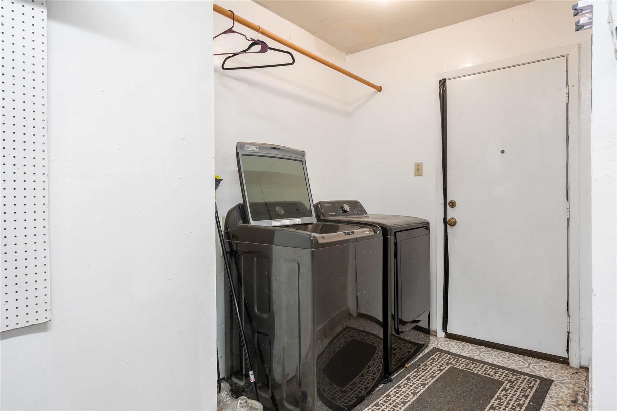 9005 Curlew DR — photo 4