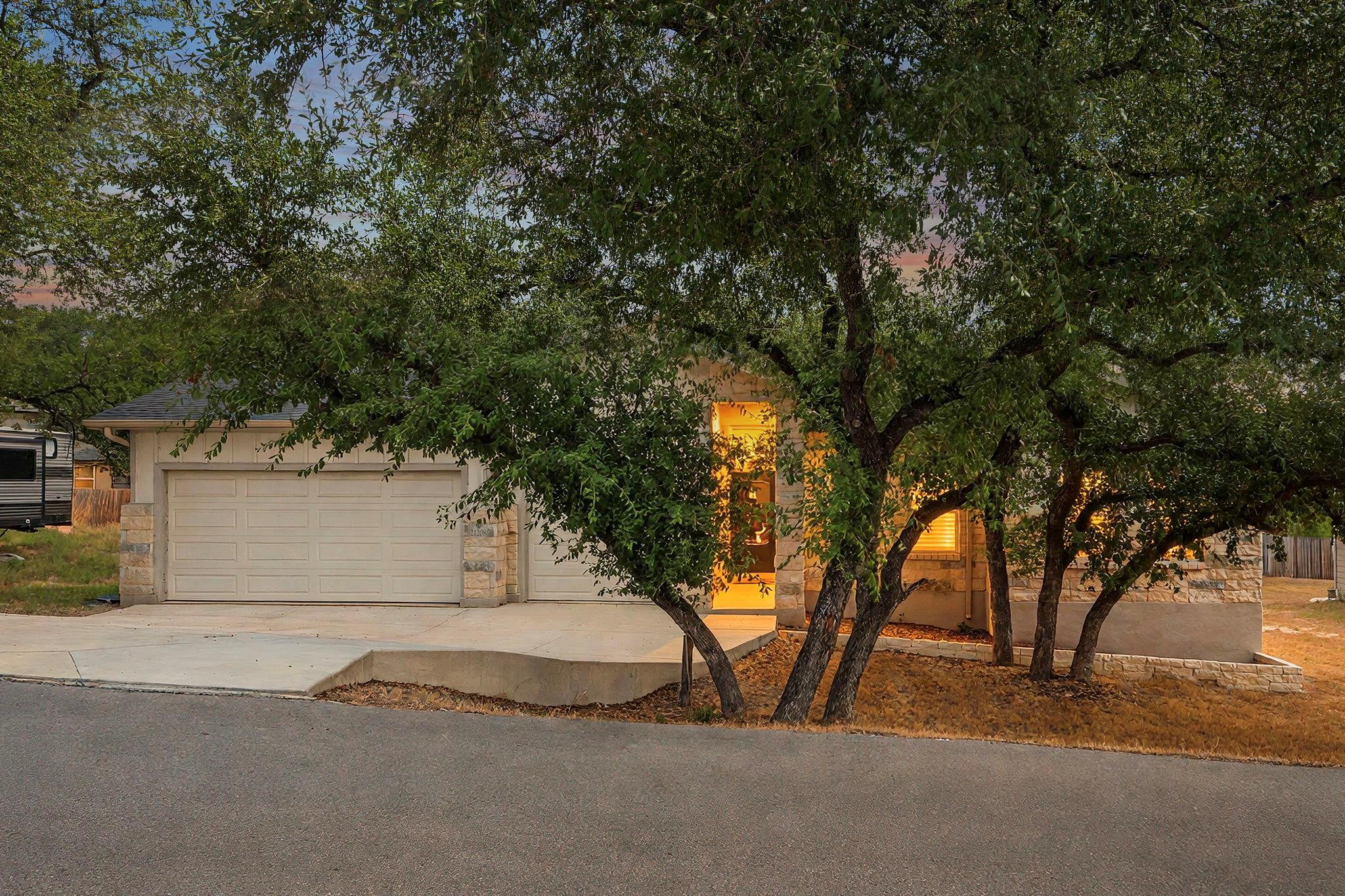 21208 Santa Rosa Ave — photo 3