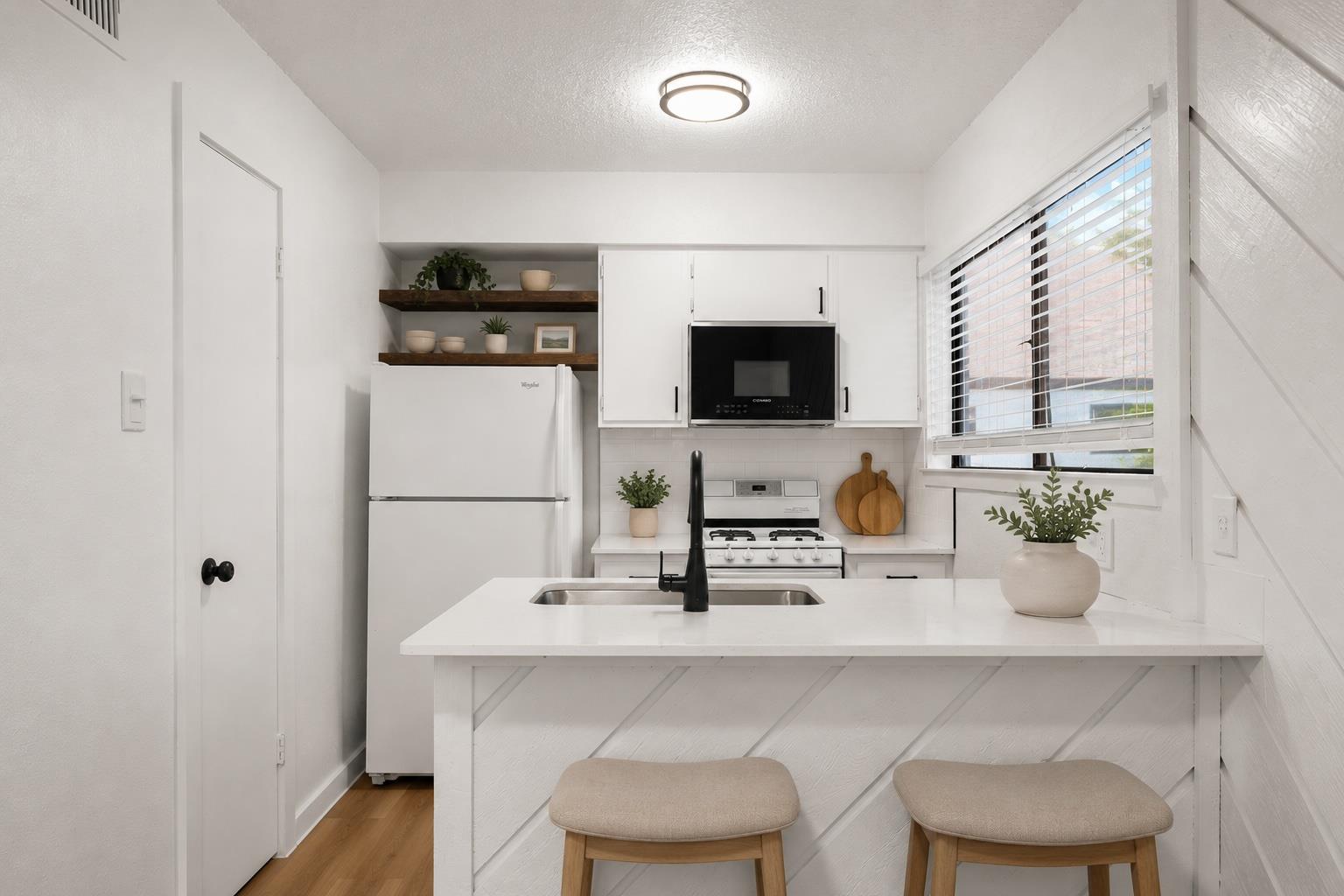 4205 Speedway Ave #112 — photo 3