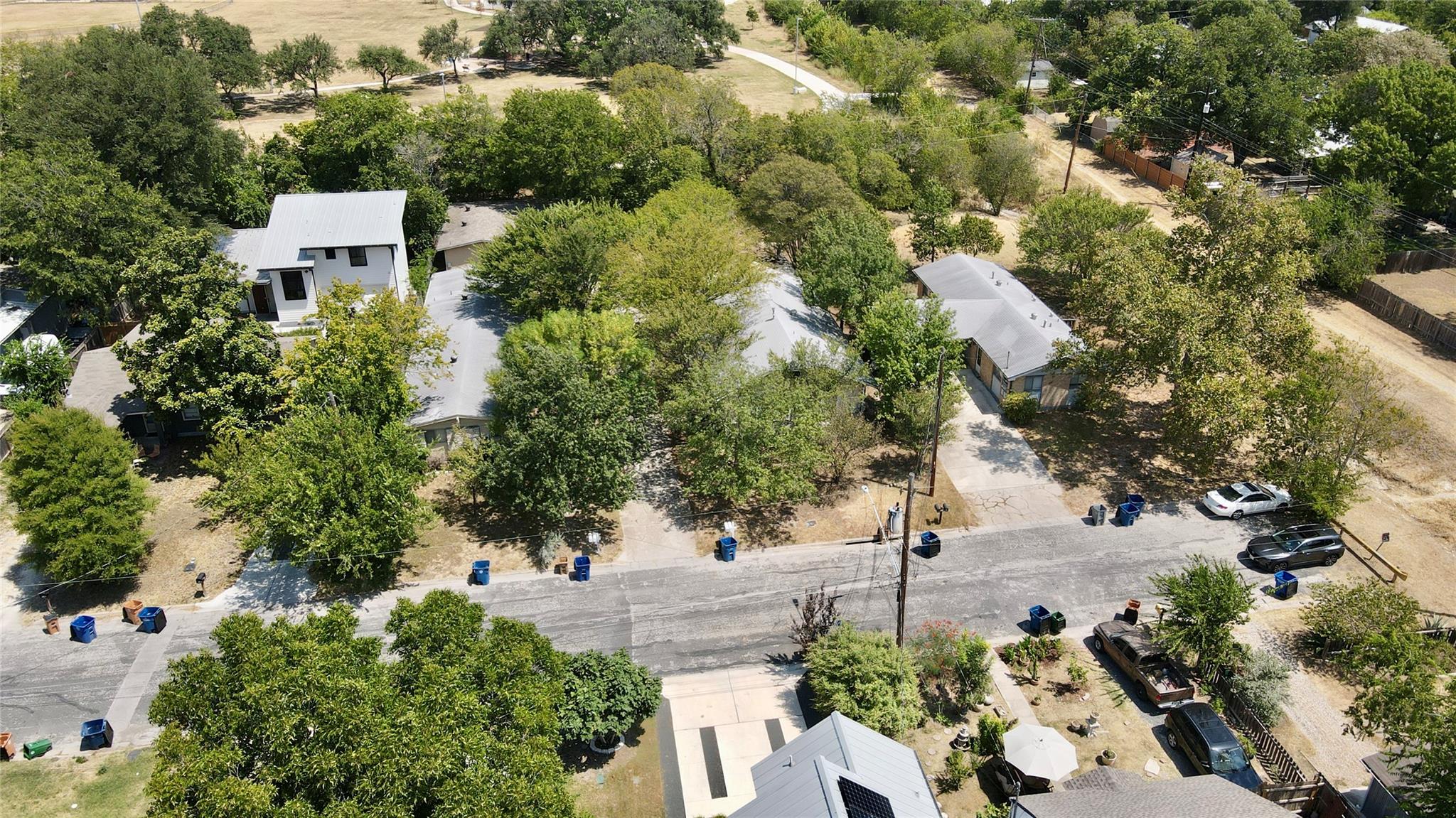 400 Swanee DR — photo 3