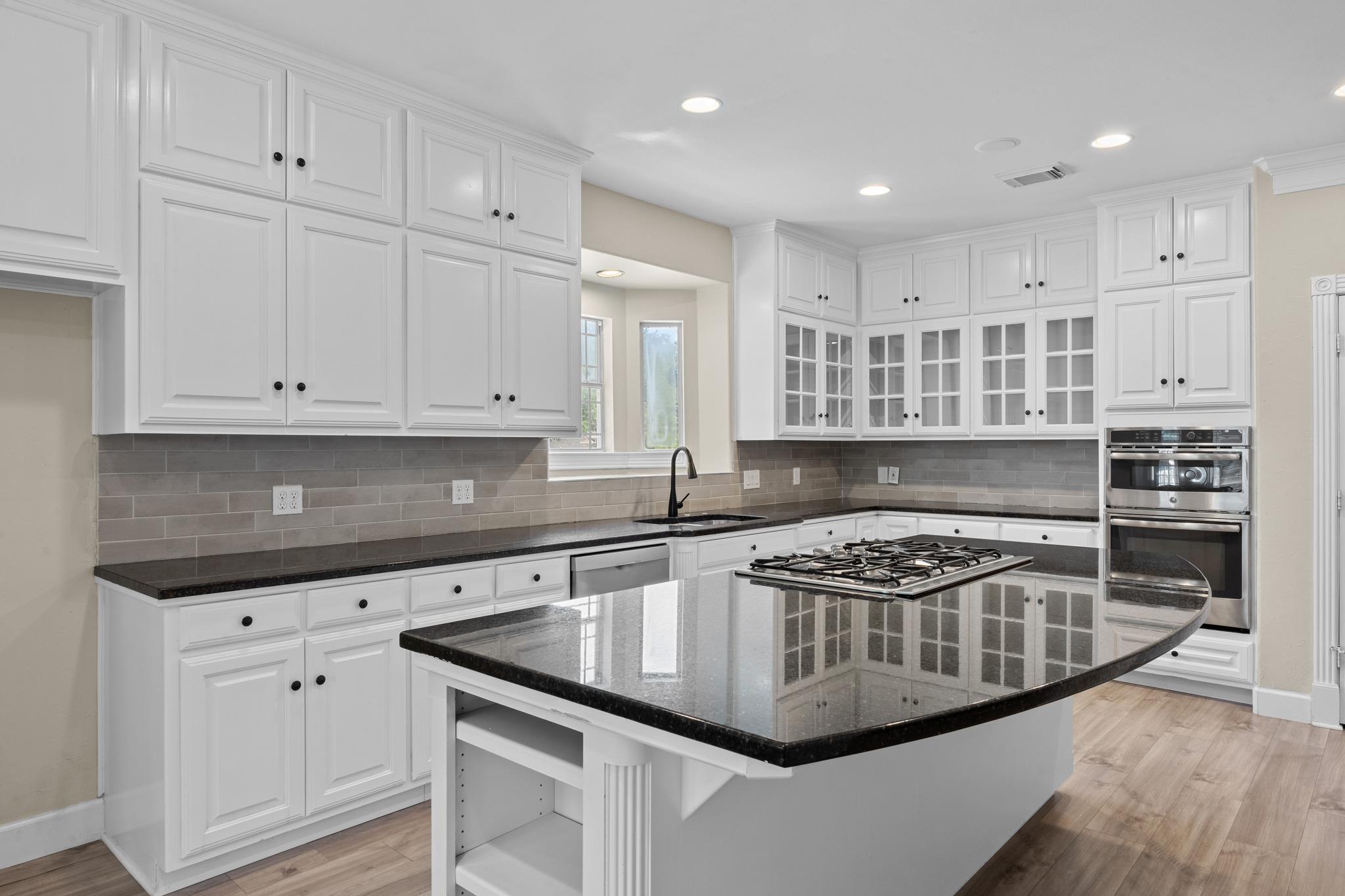 4801 Interlachen LN — photo 3
