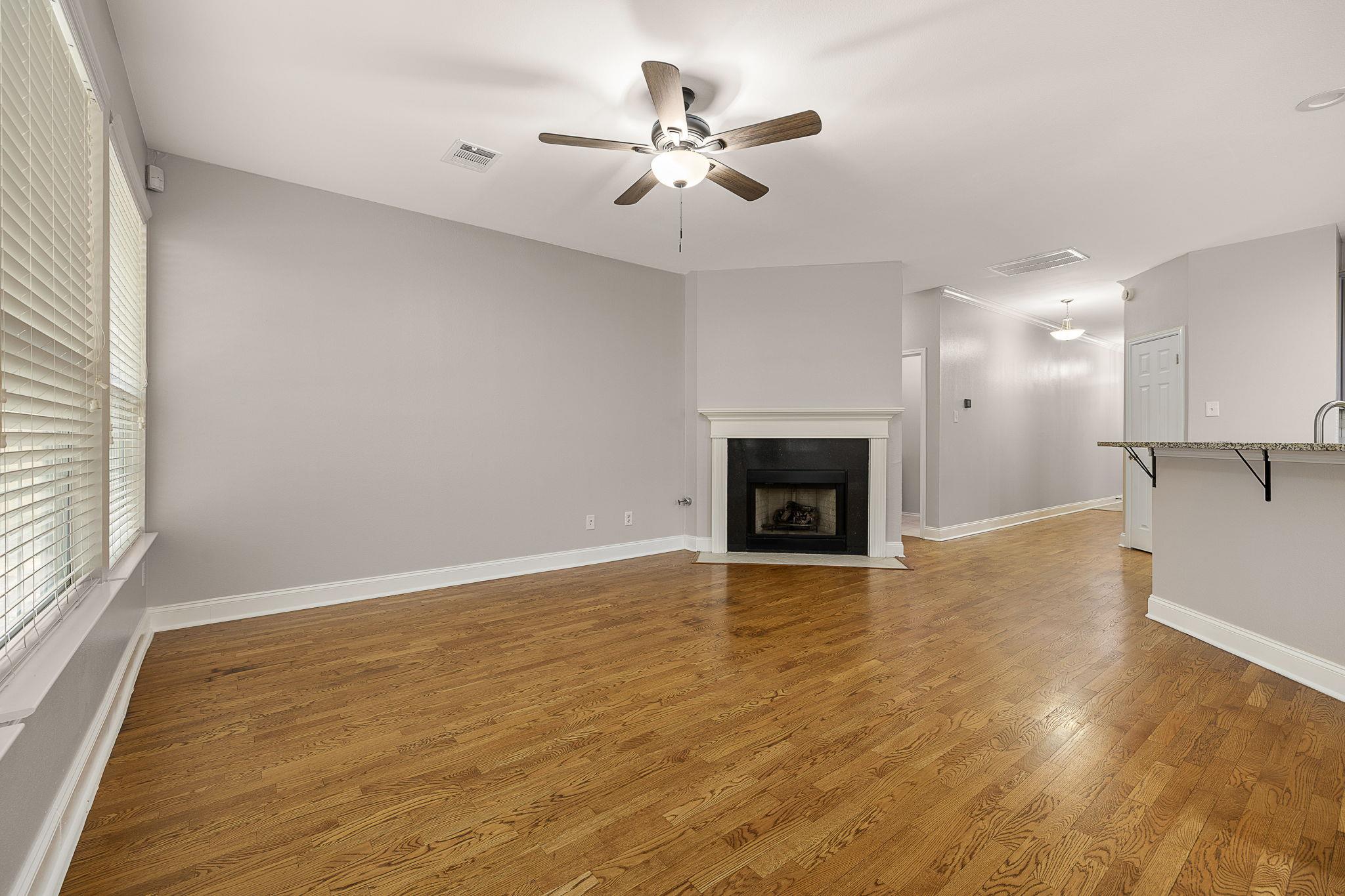 1515 Natural Bridge LN — photo 4