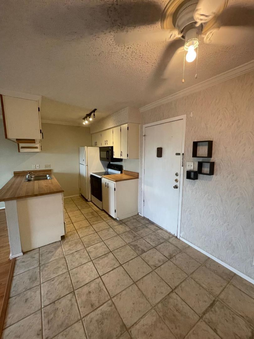 910 Duncan LN #44 — photo 3