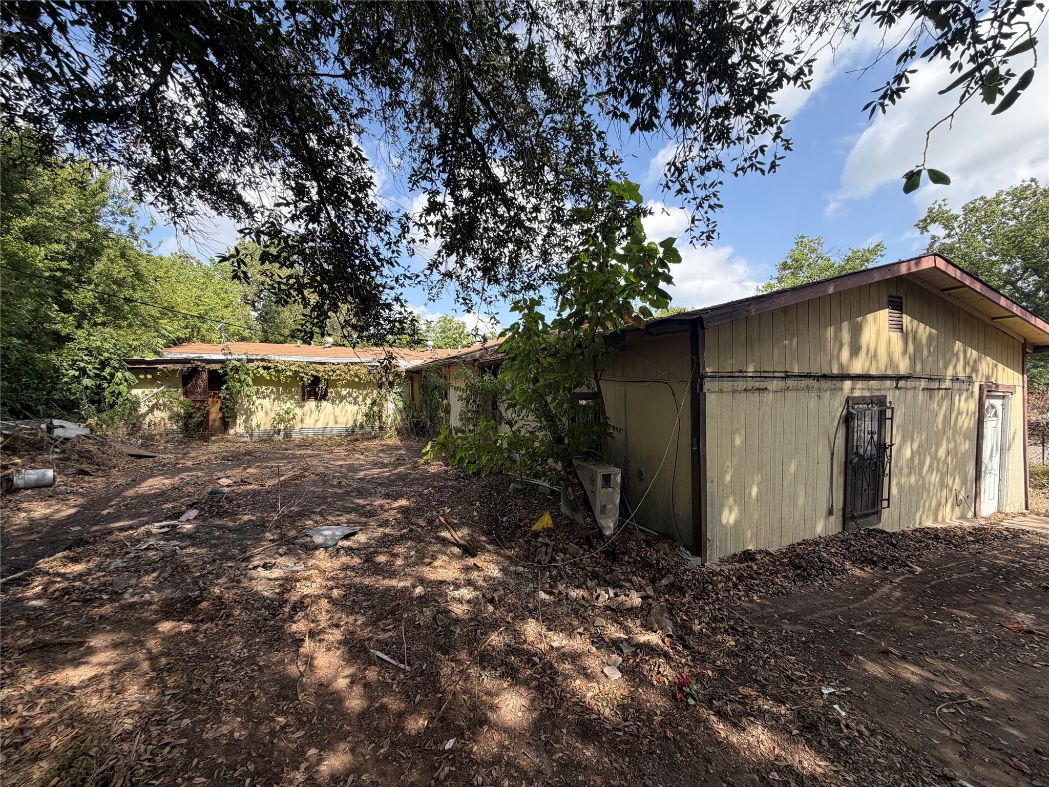 4909 Eastdale DR — photo 3