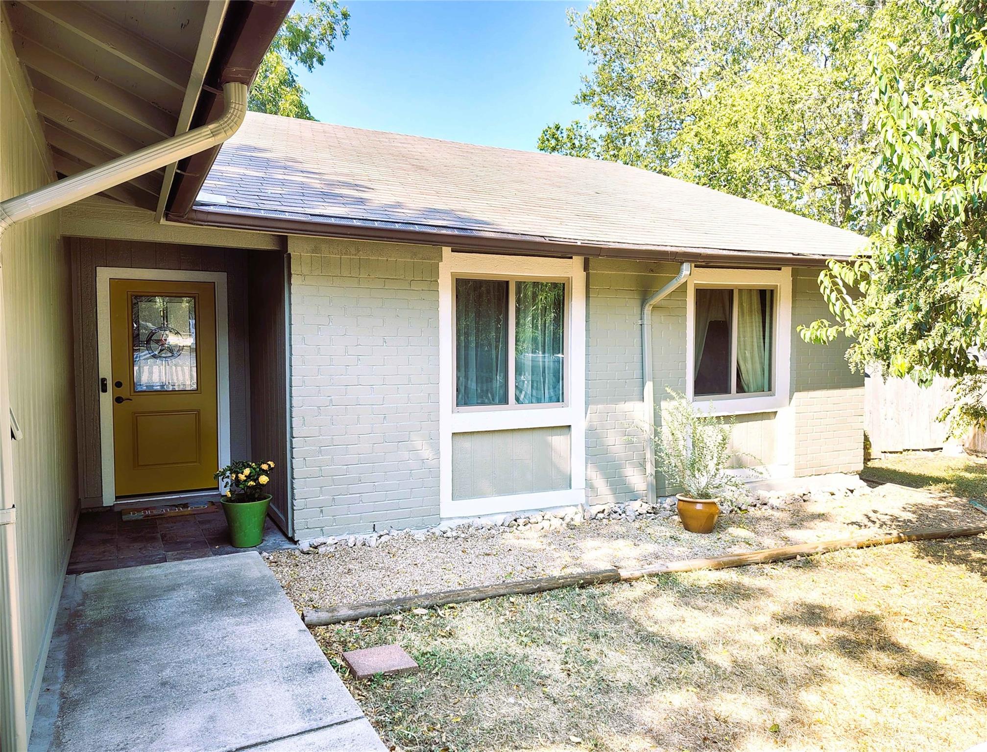 2423 Village WALK — photo 3