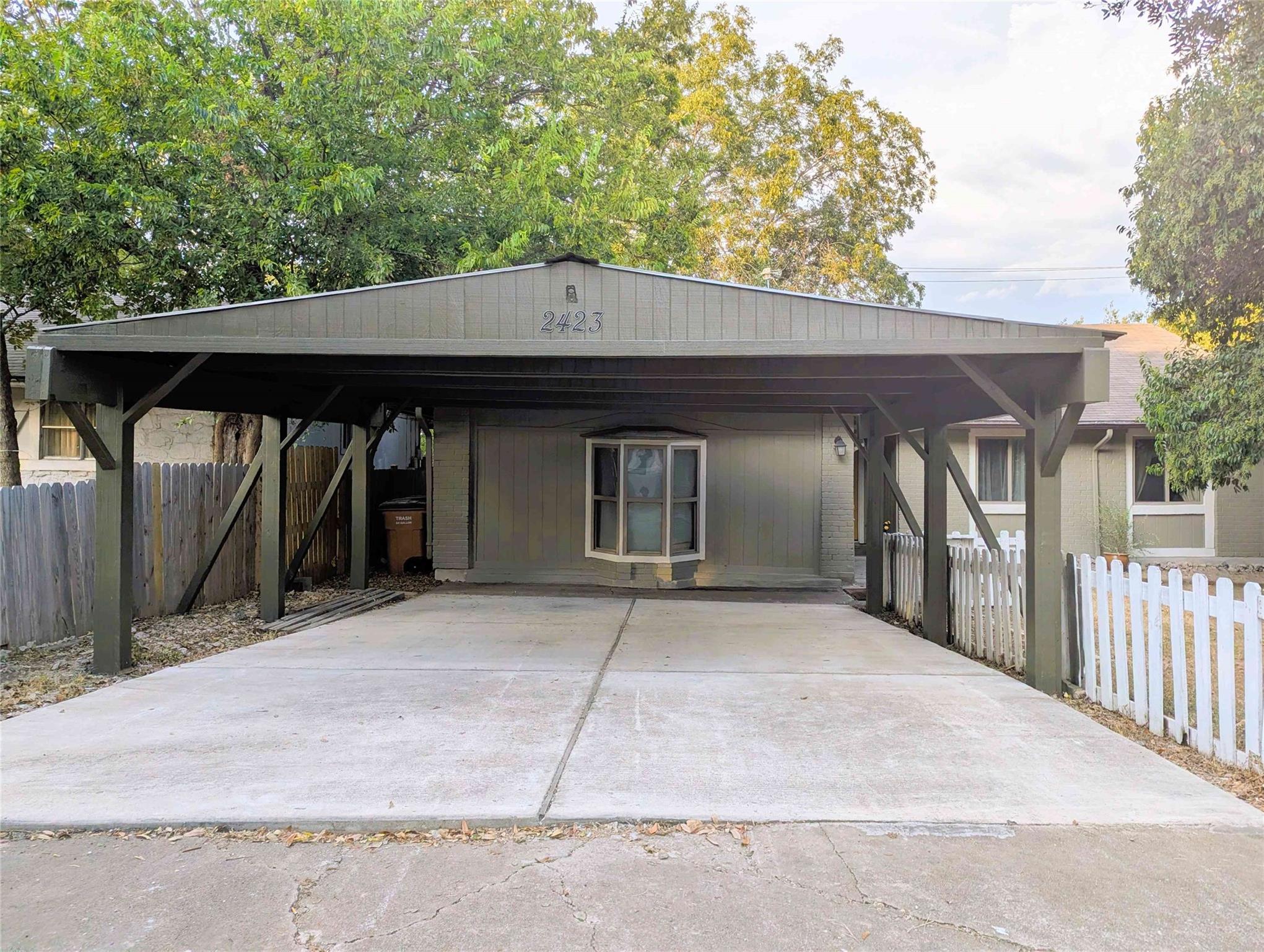 2423 Village WALK — photo 4