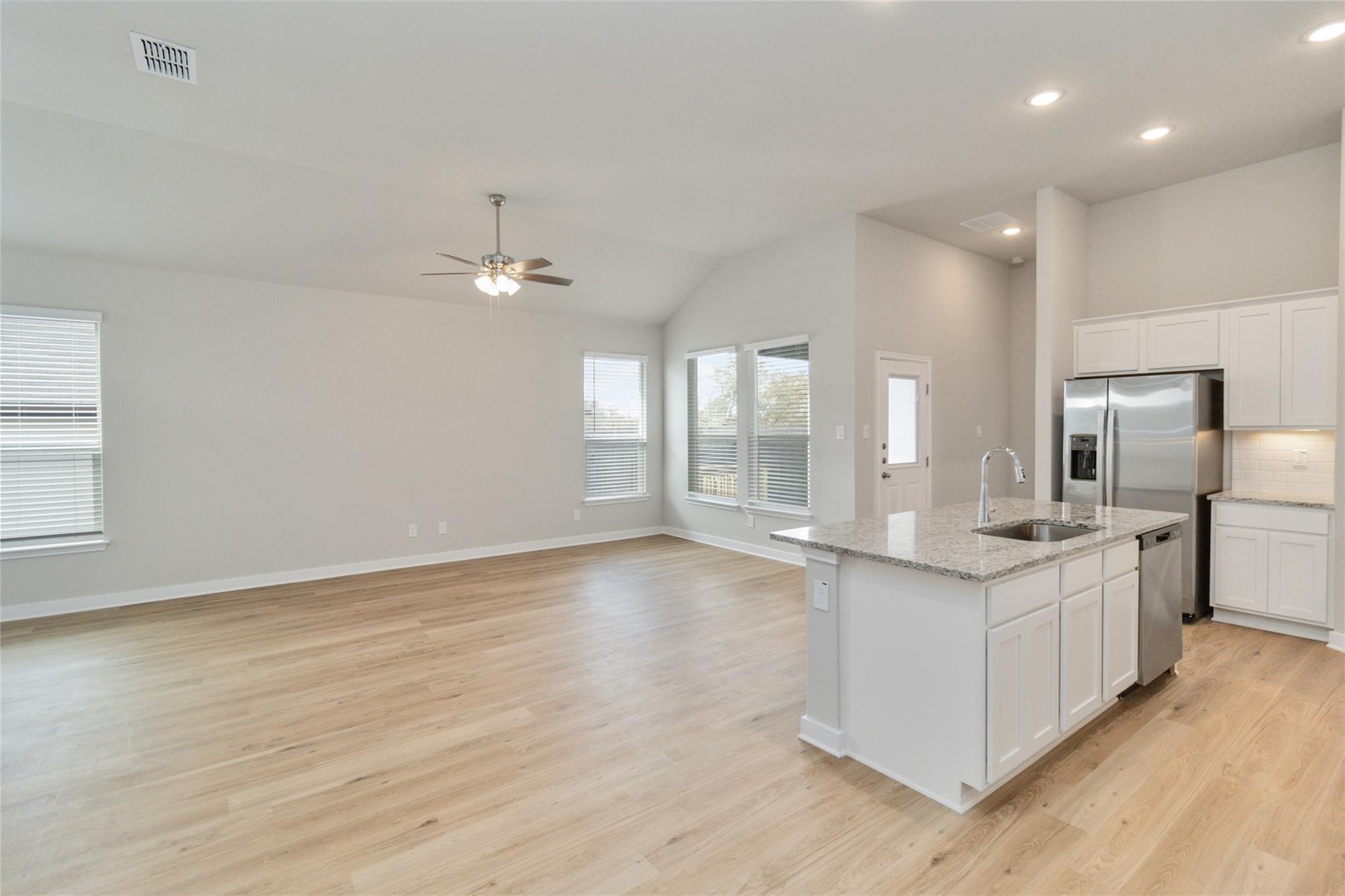 1020 Staglin ST #A — photo 3