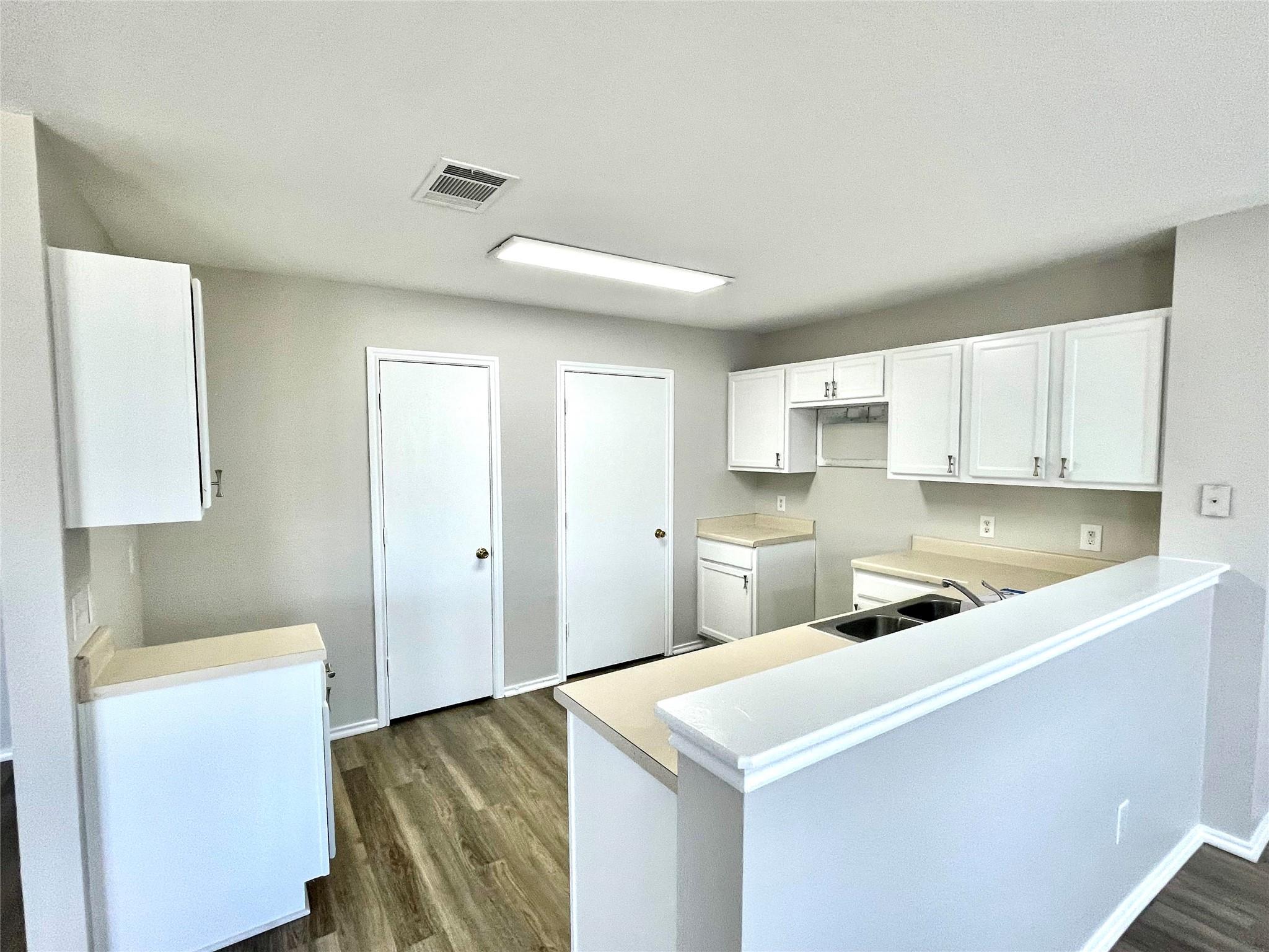 12729 Saint Mary DR — photo 4