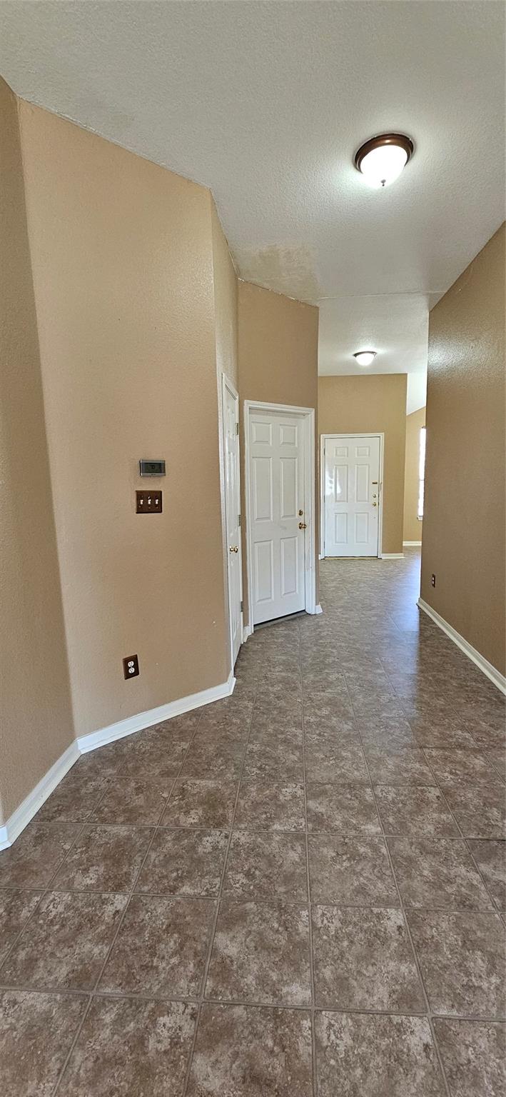 107 HELEN CV — photo 3