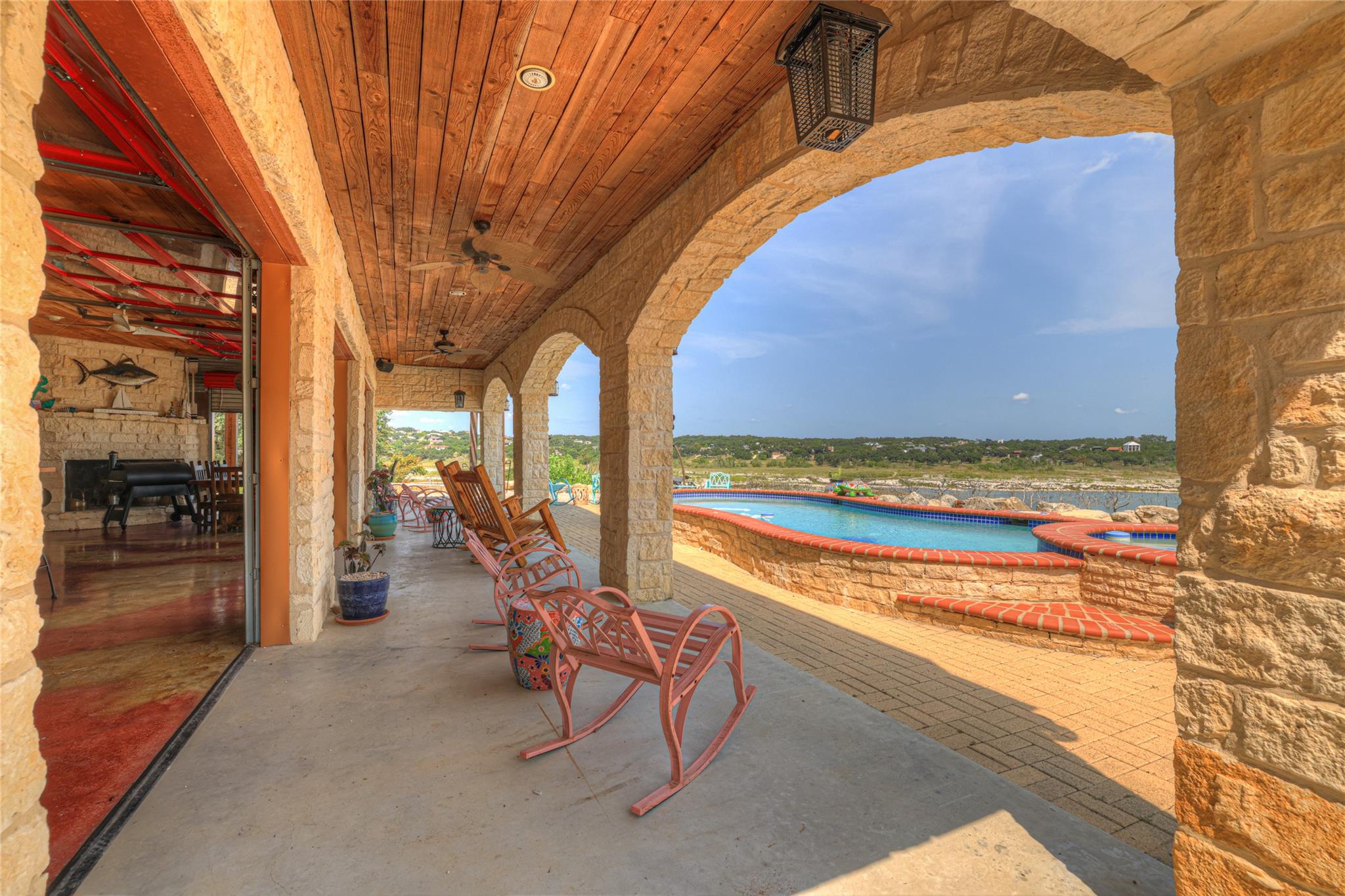 2611 WESTVIEW DR — photo 4