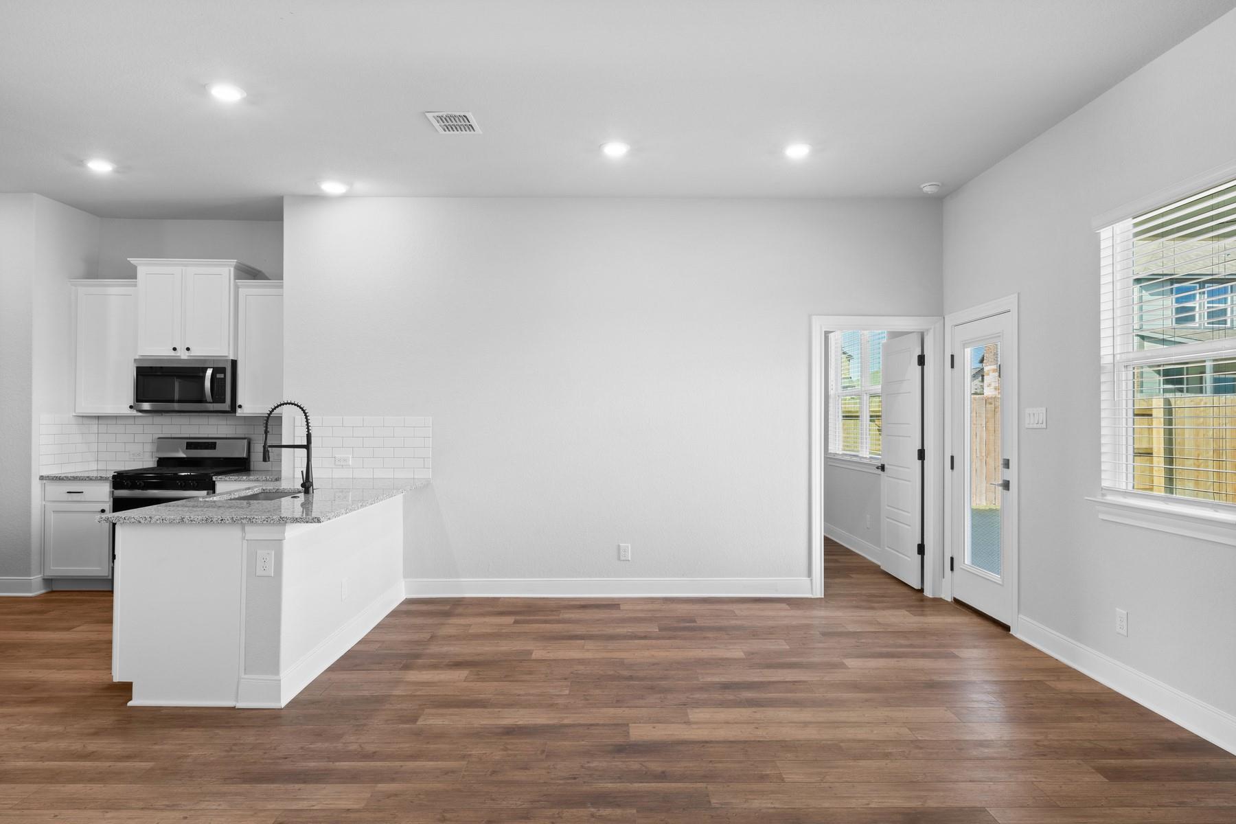 125 Skyflower LN — photo 4