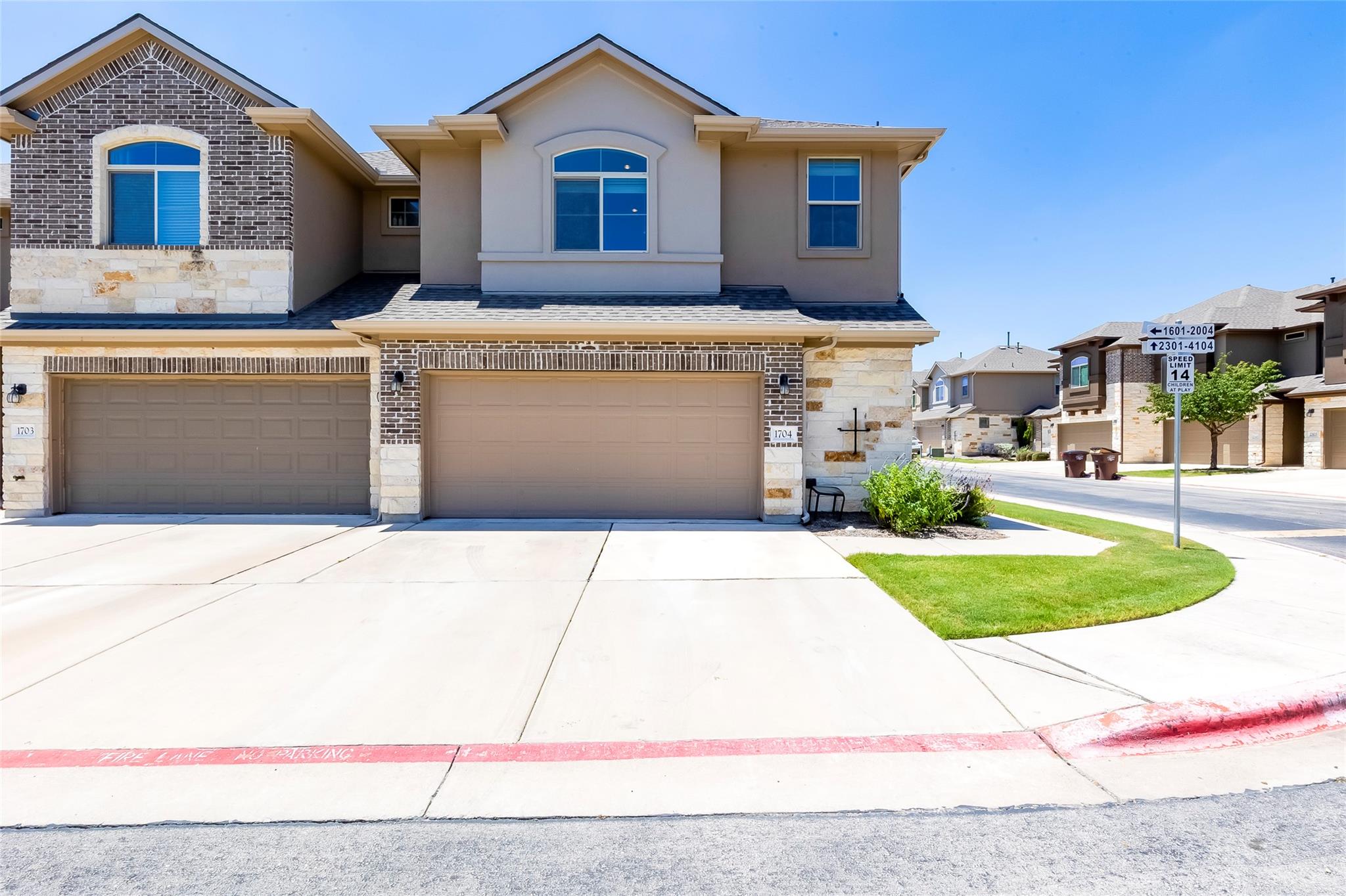 2880 Donnell DR #1704 — photo 3