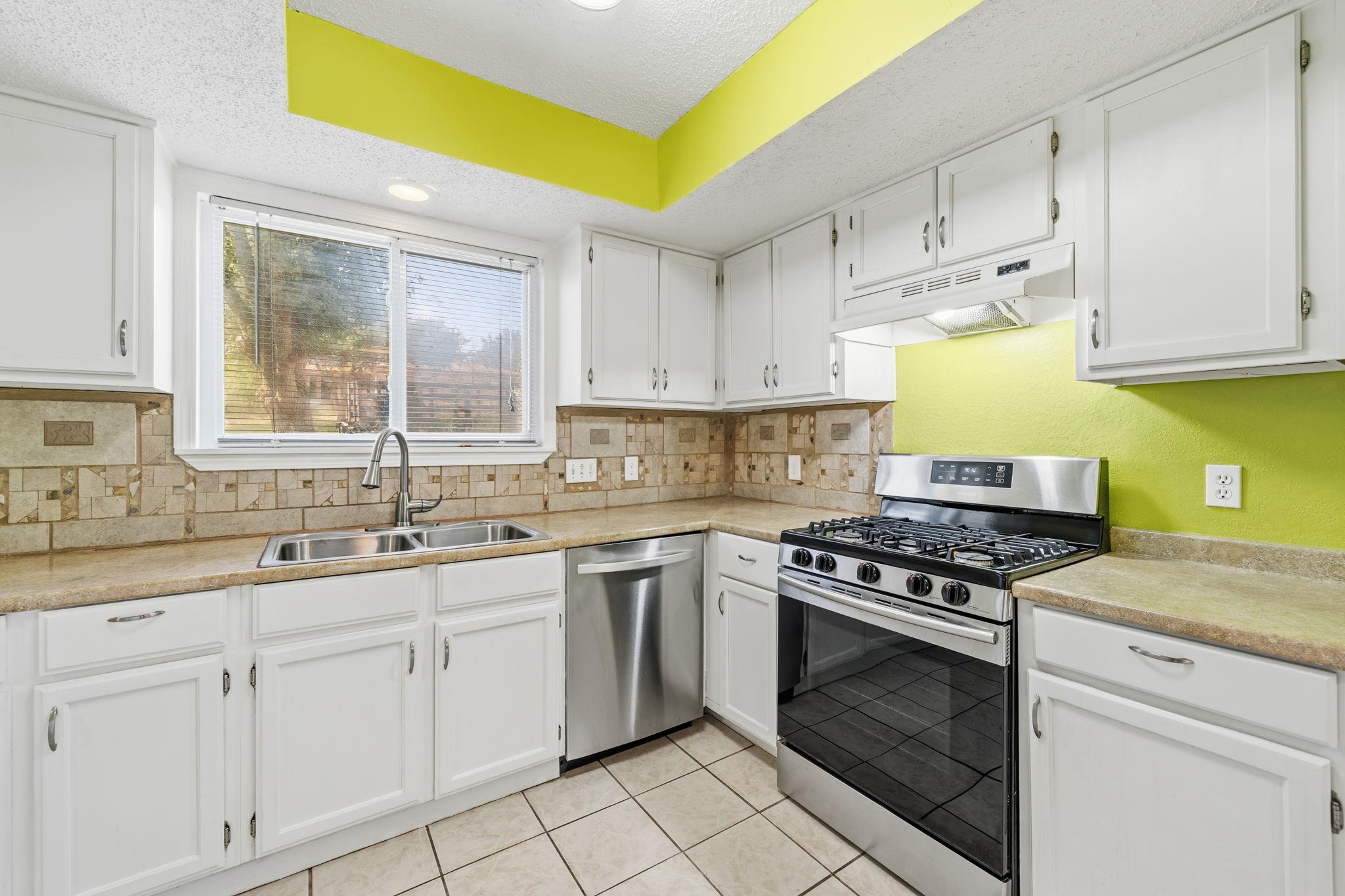 8308 Hanbridge LN — photo 5