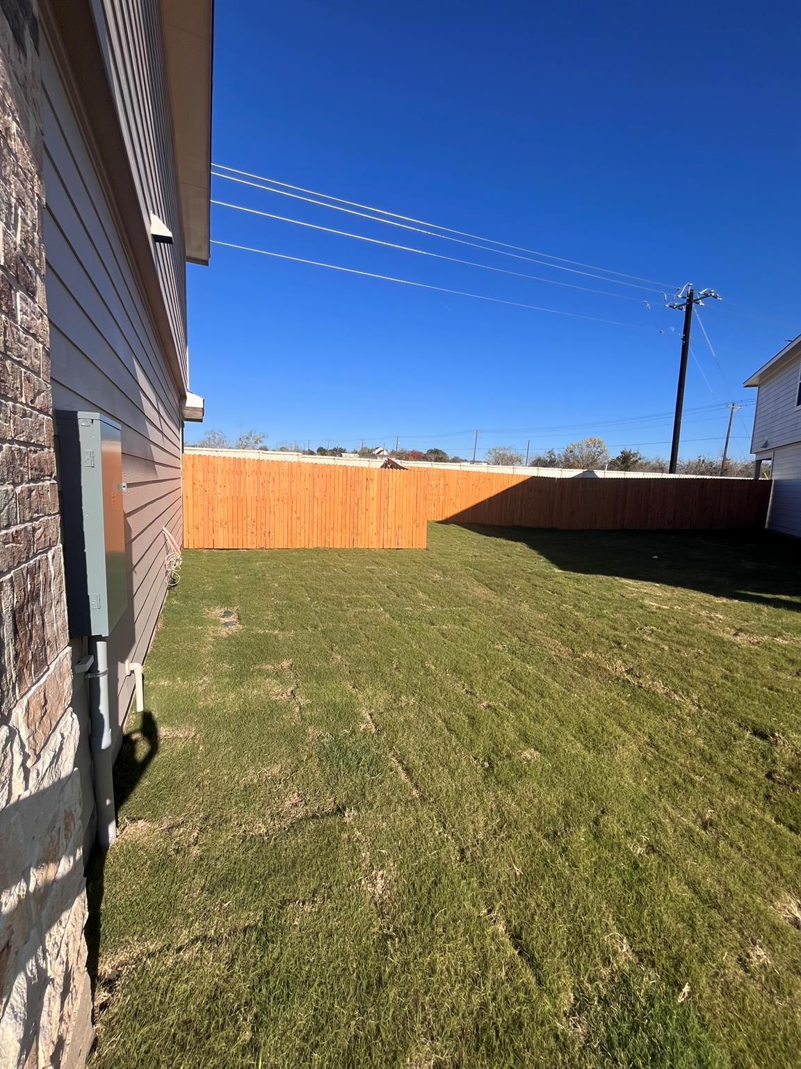 417 Lake Sweetwater LN — photo 4
