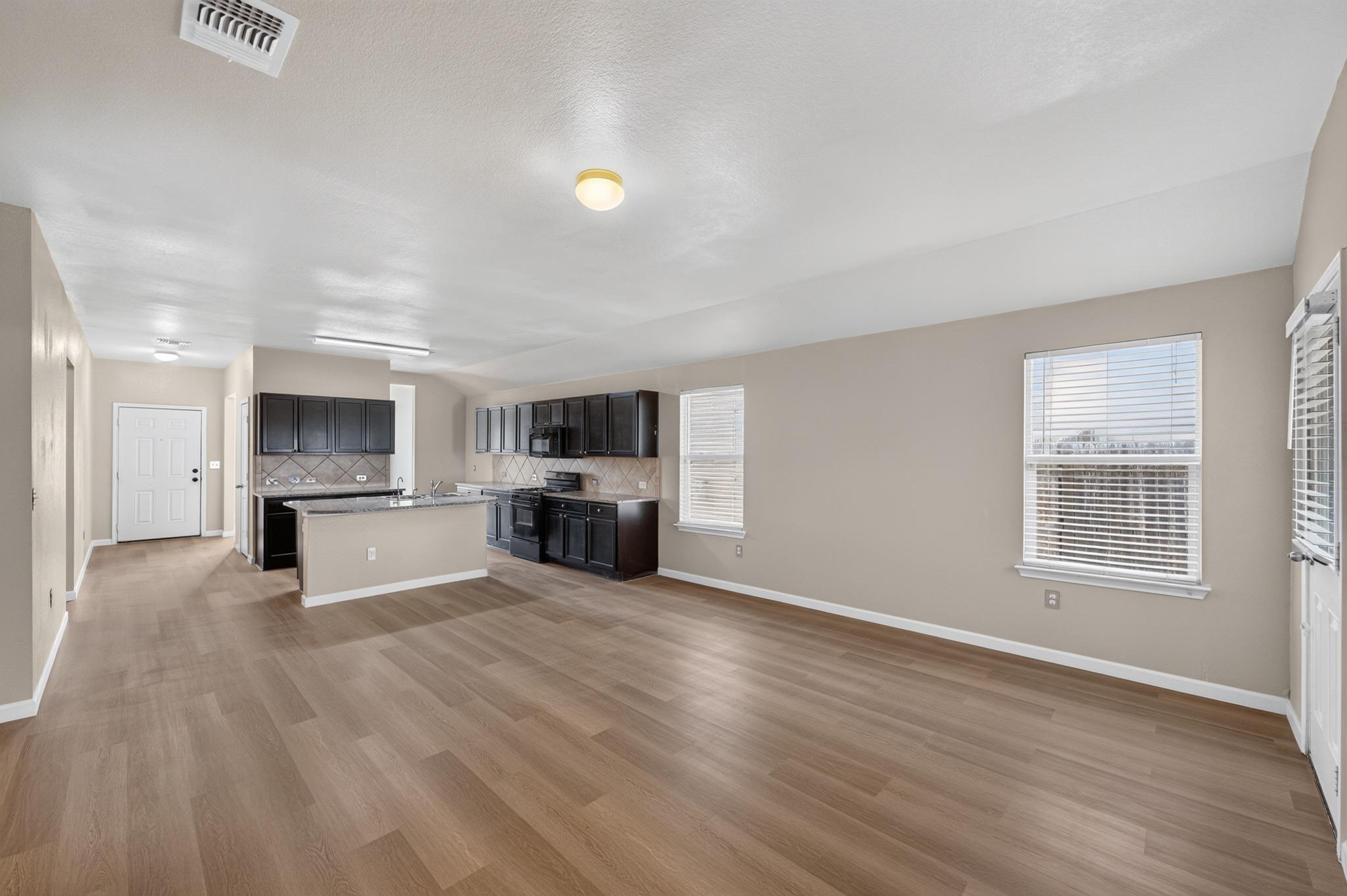 19021 Great Falls DR — photo 3