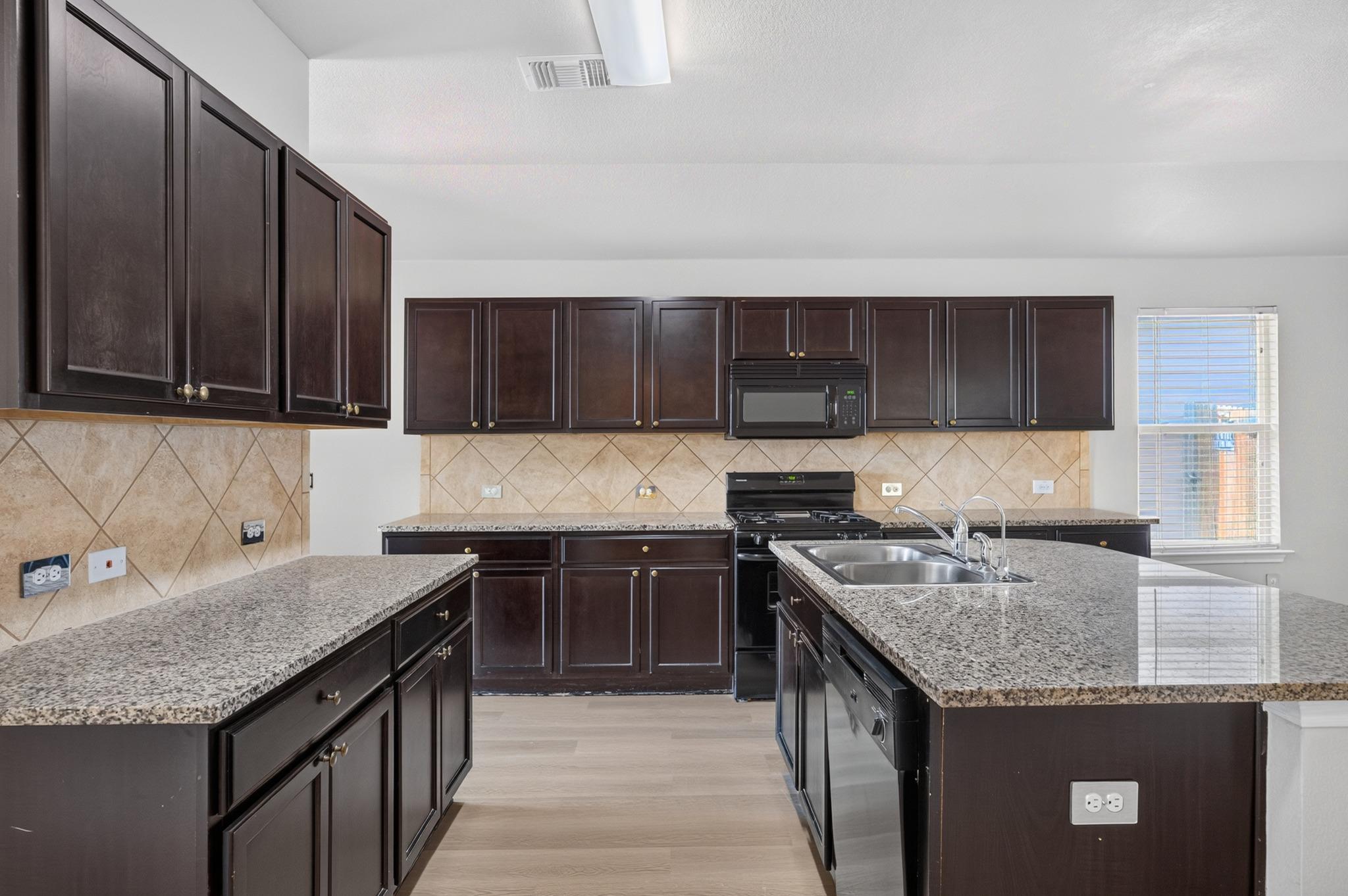 19021 Great Falls DR — photo 5