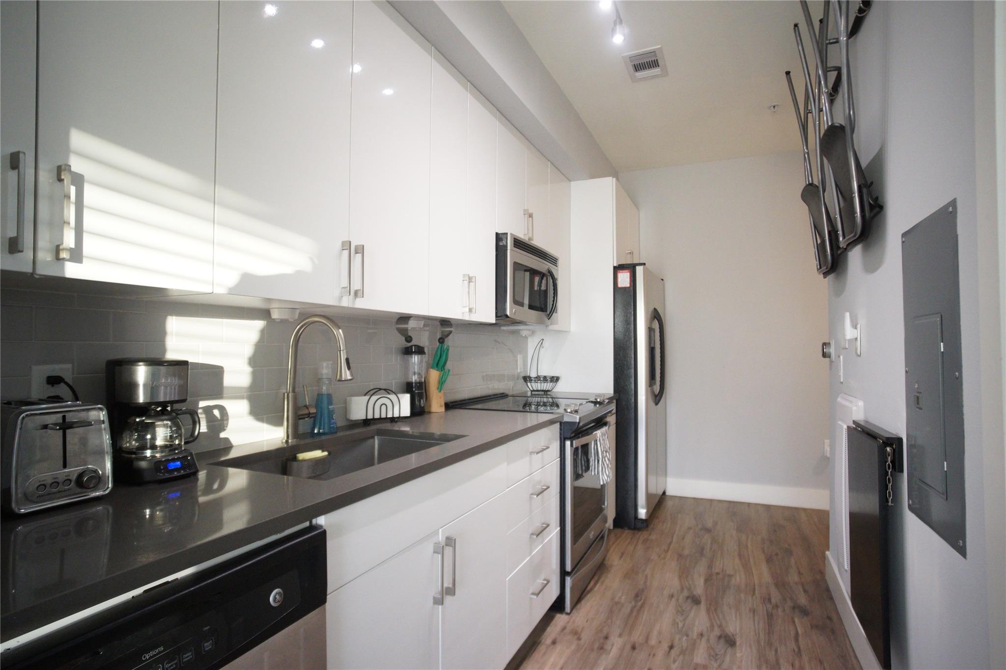 6444 Burnet RD #305 — photo 3
