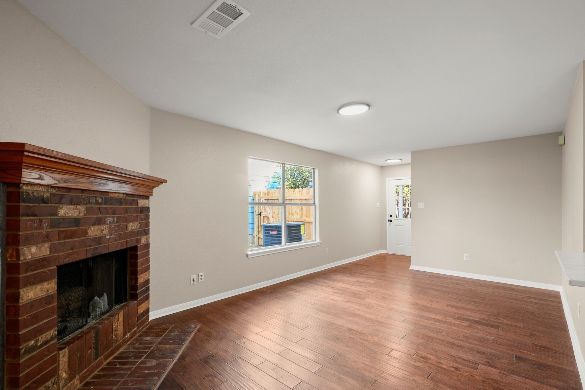 2109 Redwing WAY — photo 3