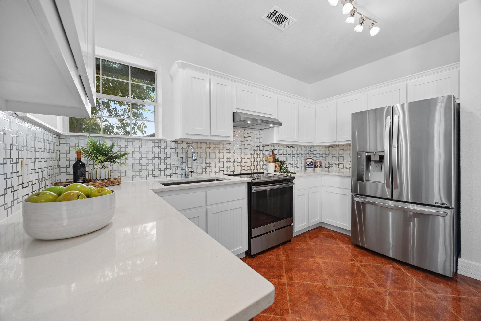 10901 Parkfield DR — photo 4