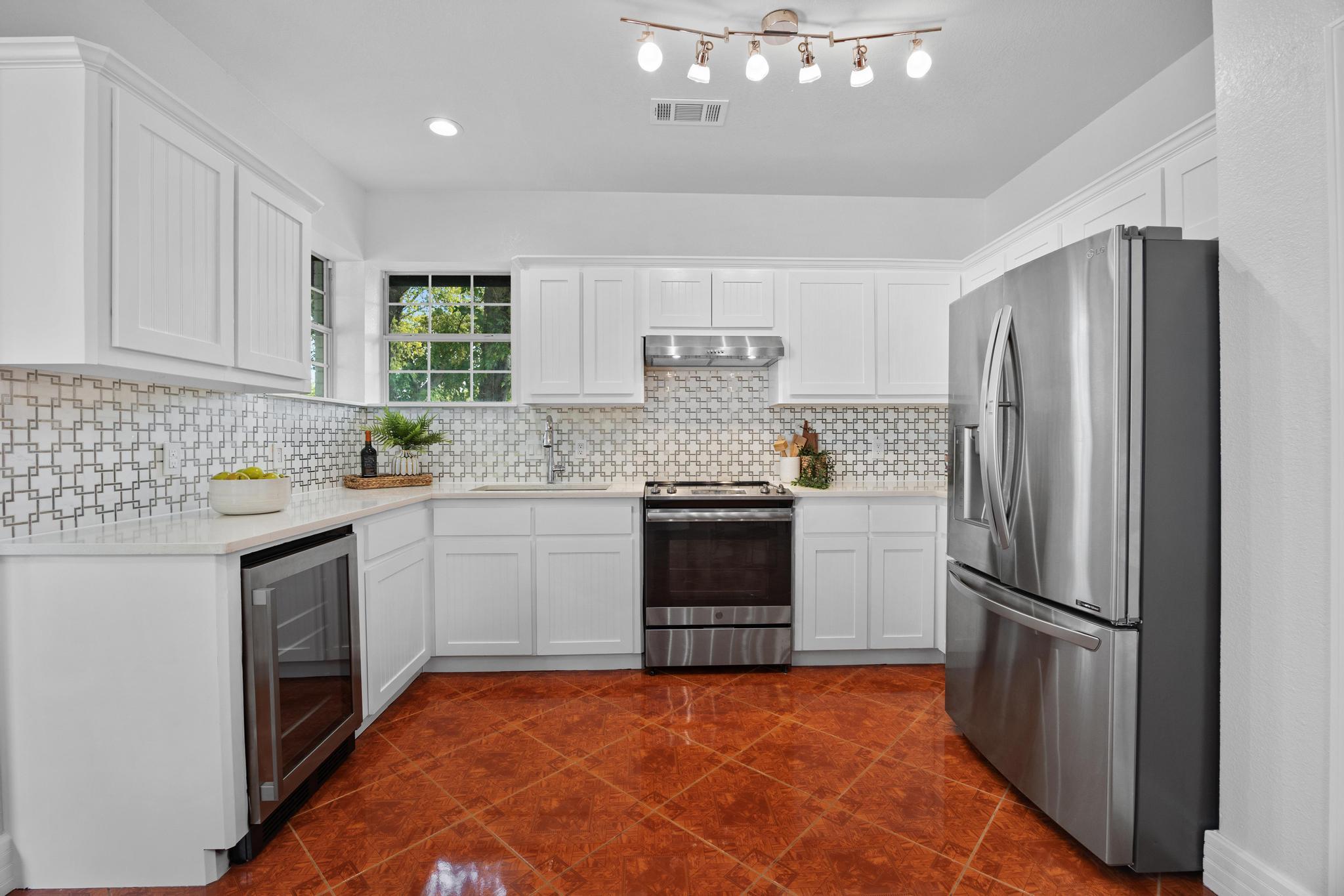 10901 Parkfield DR — photo 5