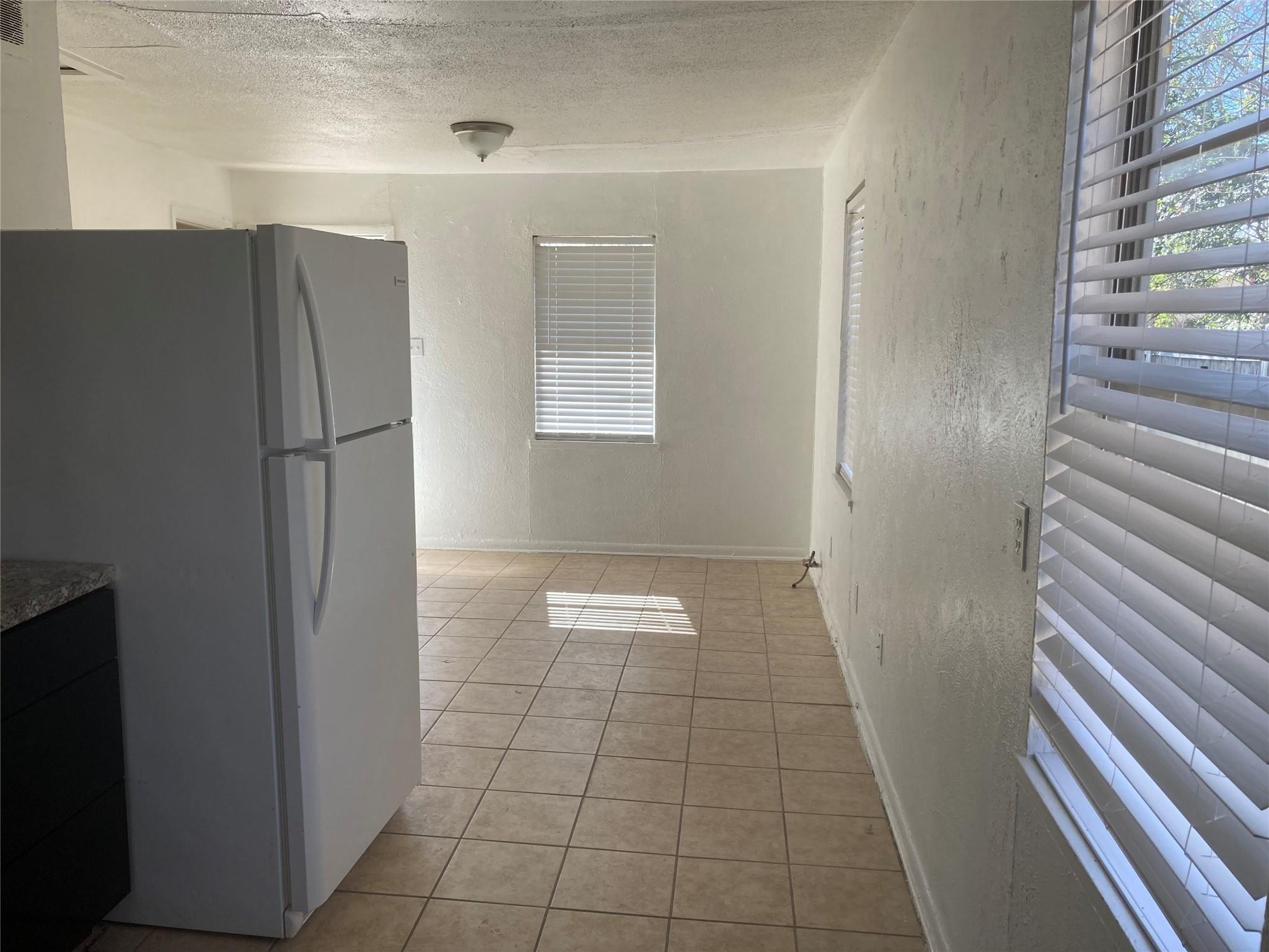 205 Hoover Ave — photo 4