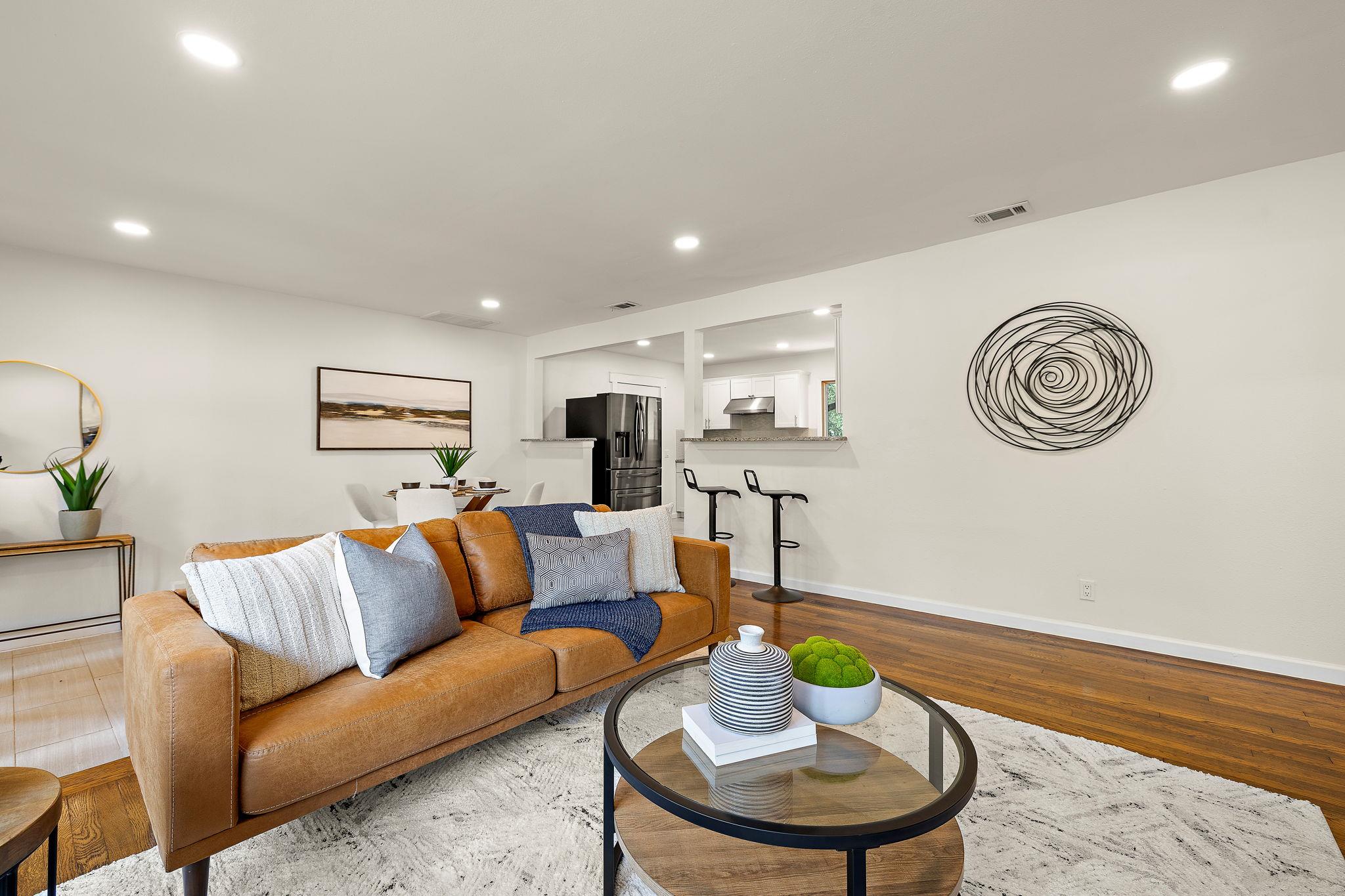 6101 Adalee Ave — photo 4