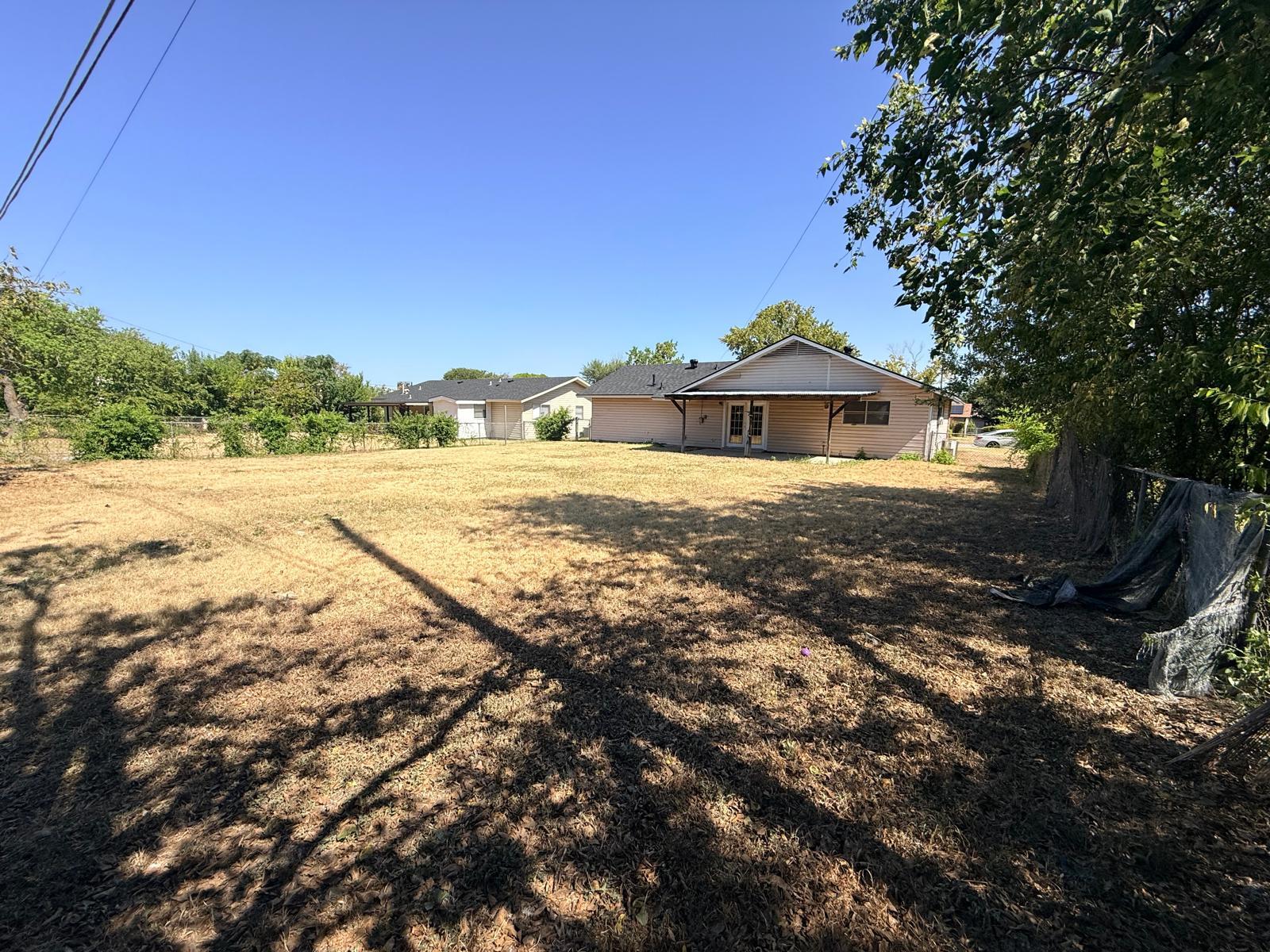 1008 Stephen ST — photo 3