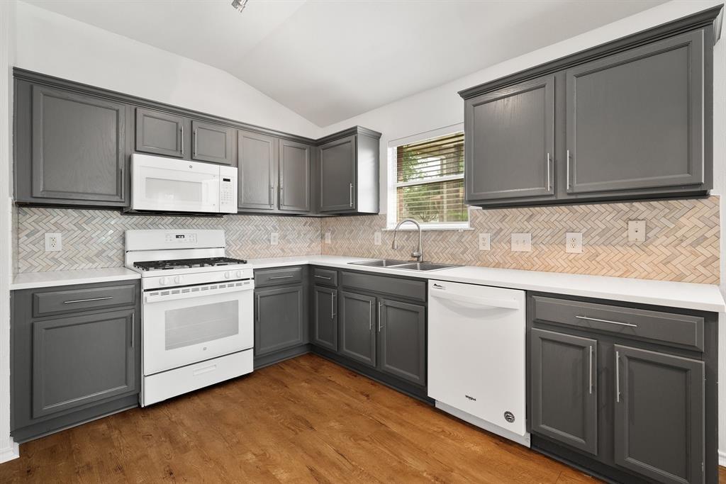 1416 Fort Lloyd PL — photo 5