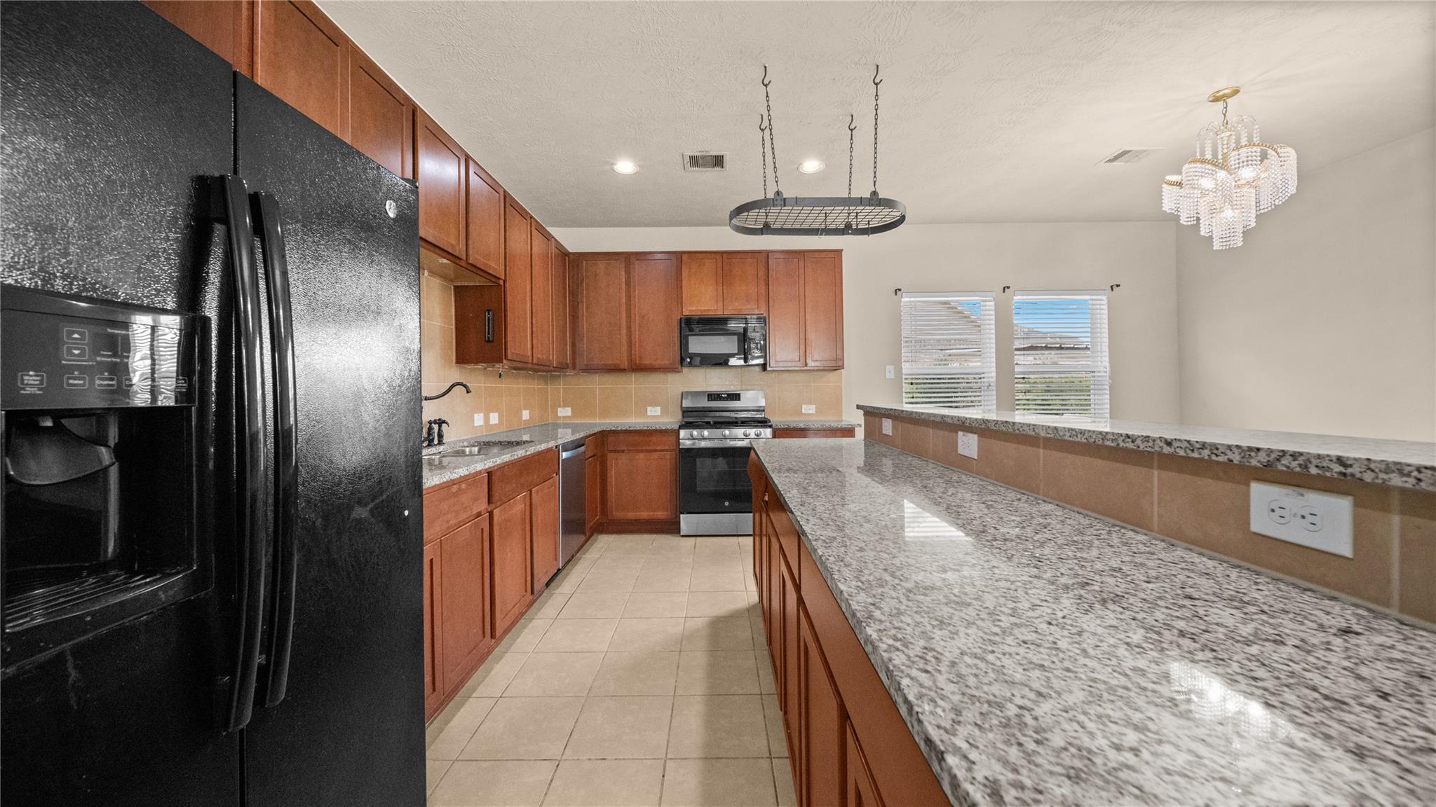 2237 Onyx CT — photo 3