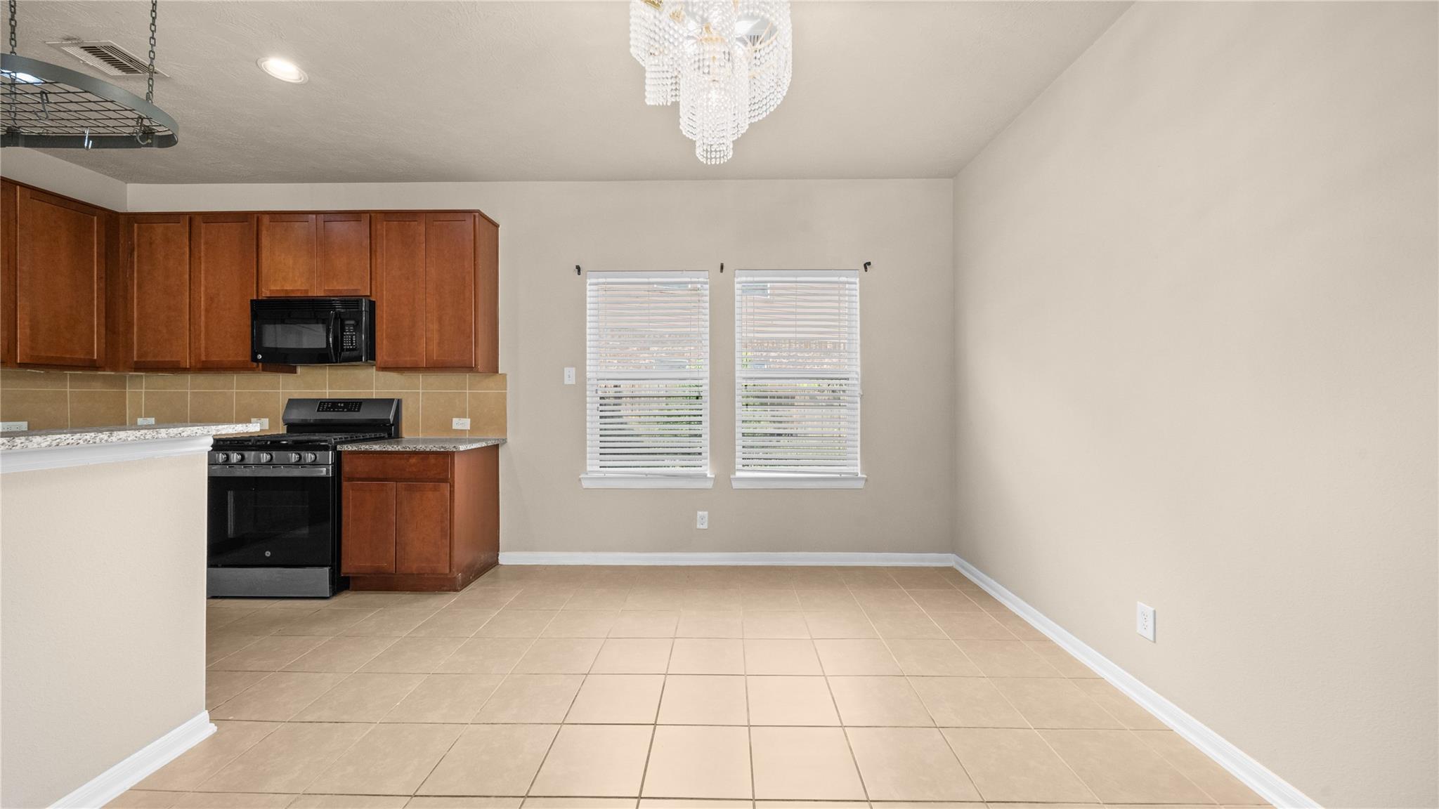 2237 Onyx CT — photo 5