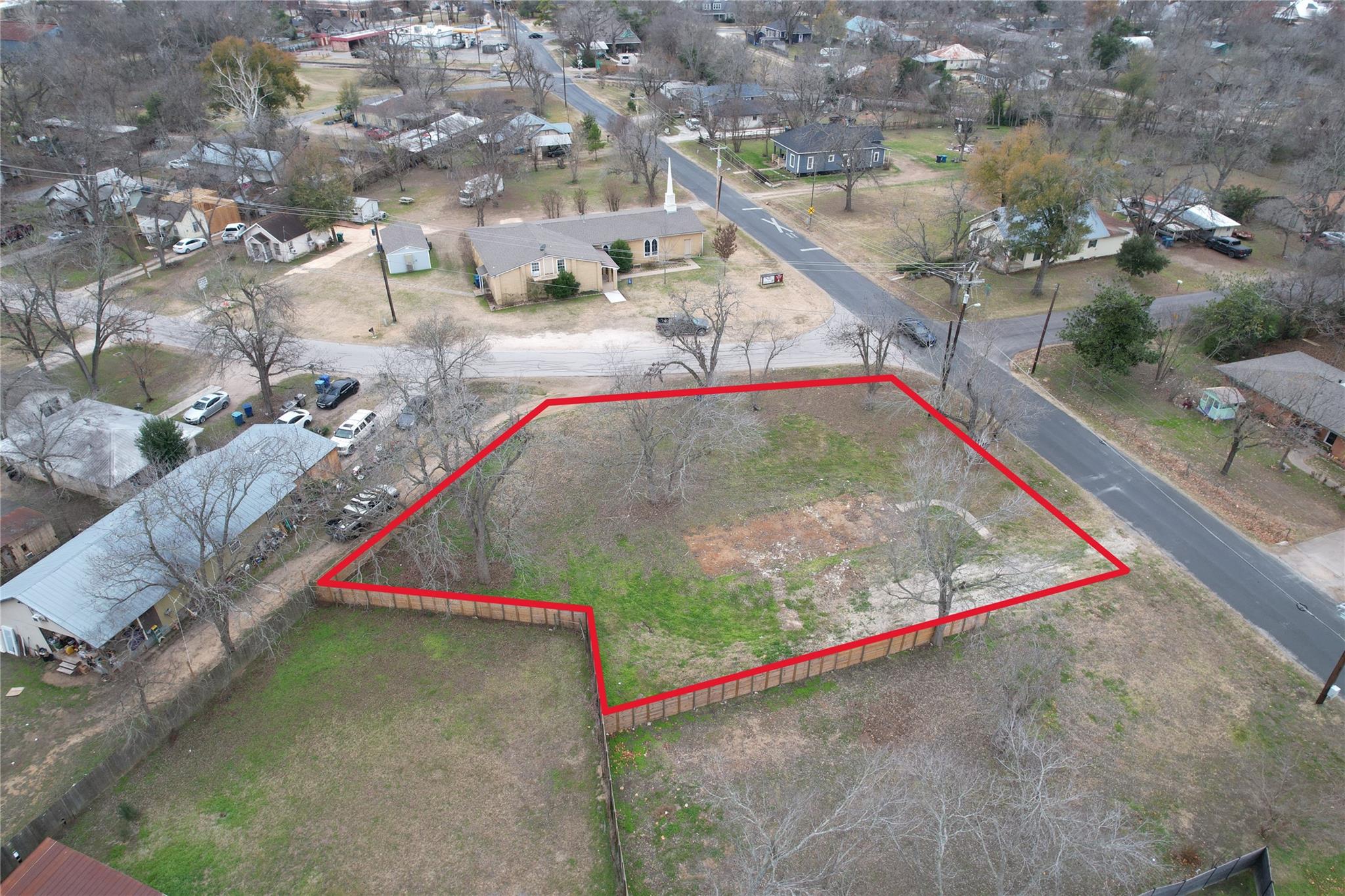 305 Lexington RD — photo 3
