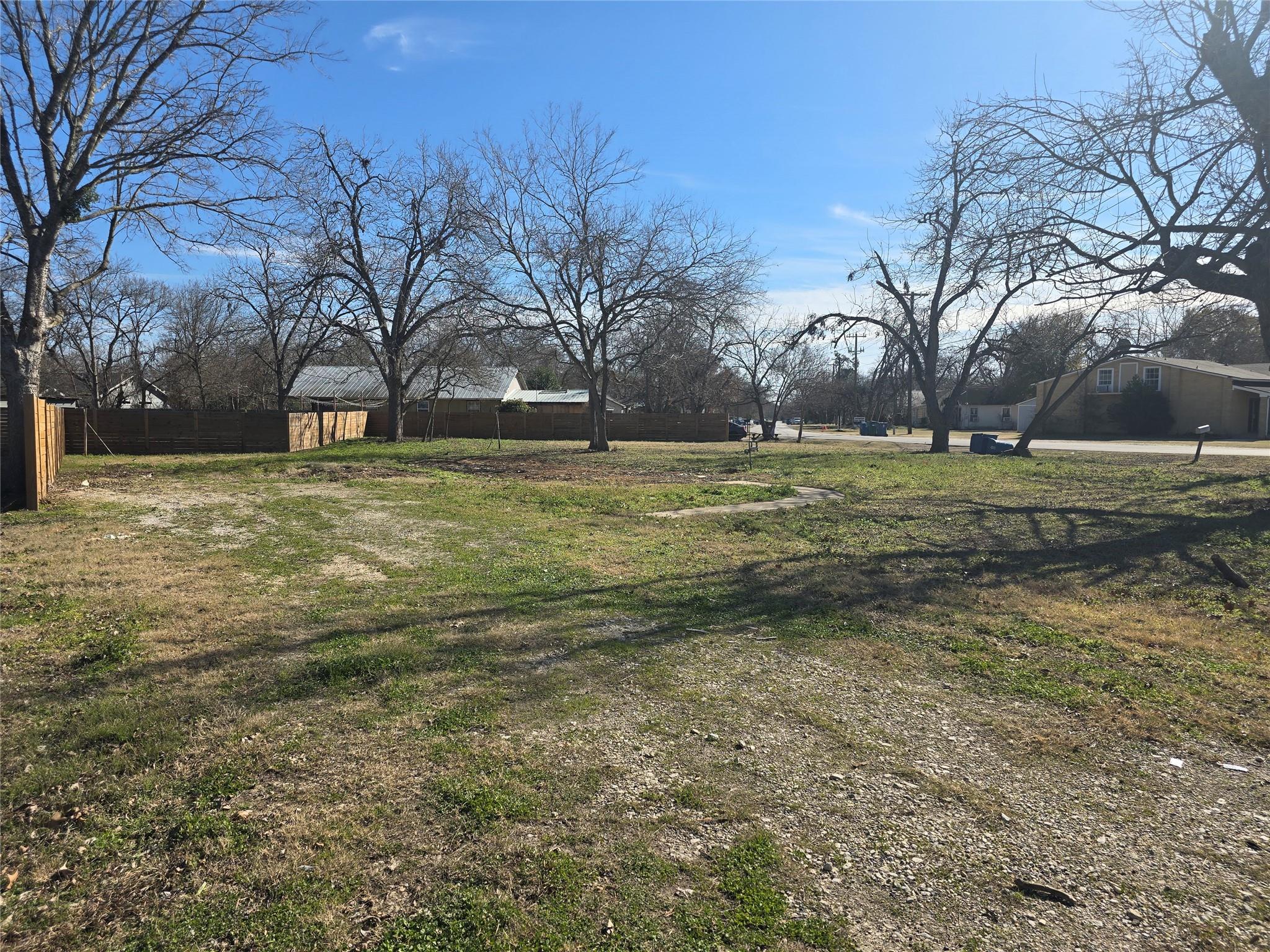305 Lexington RD — photo 5