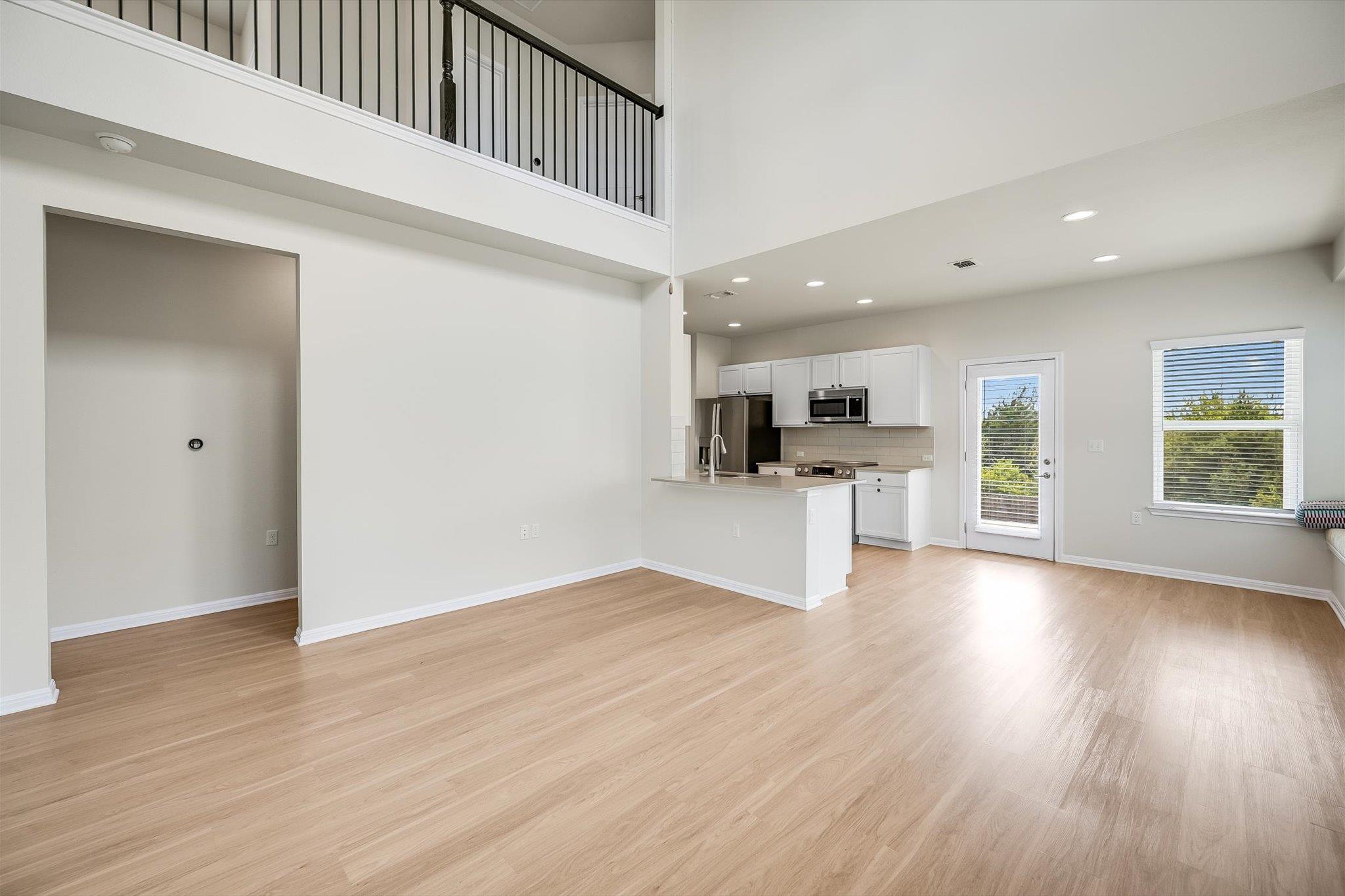 16309 Fetching Ave — photo 4