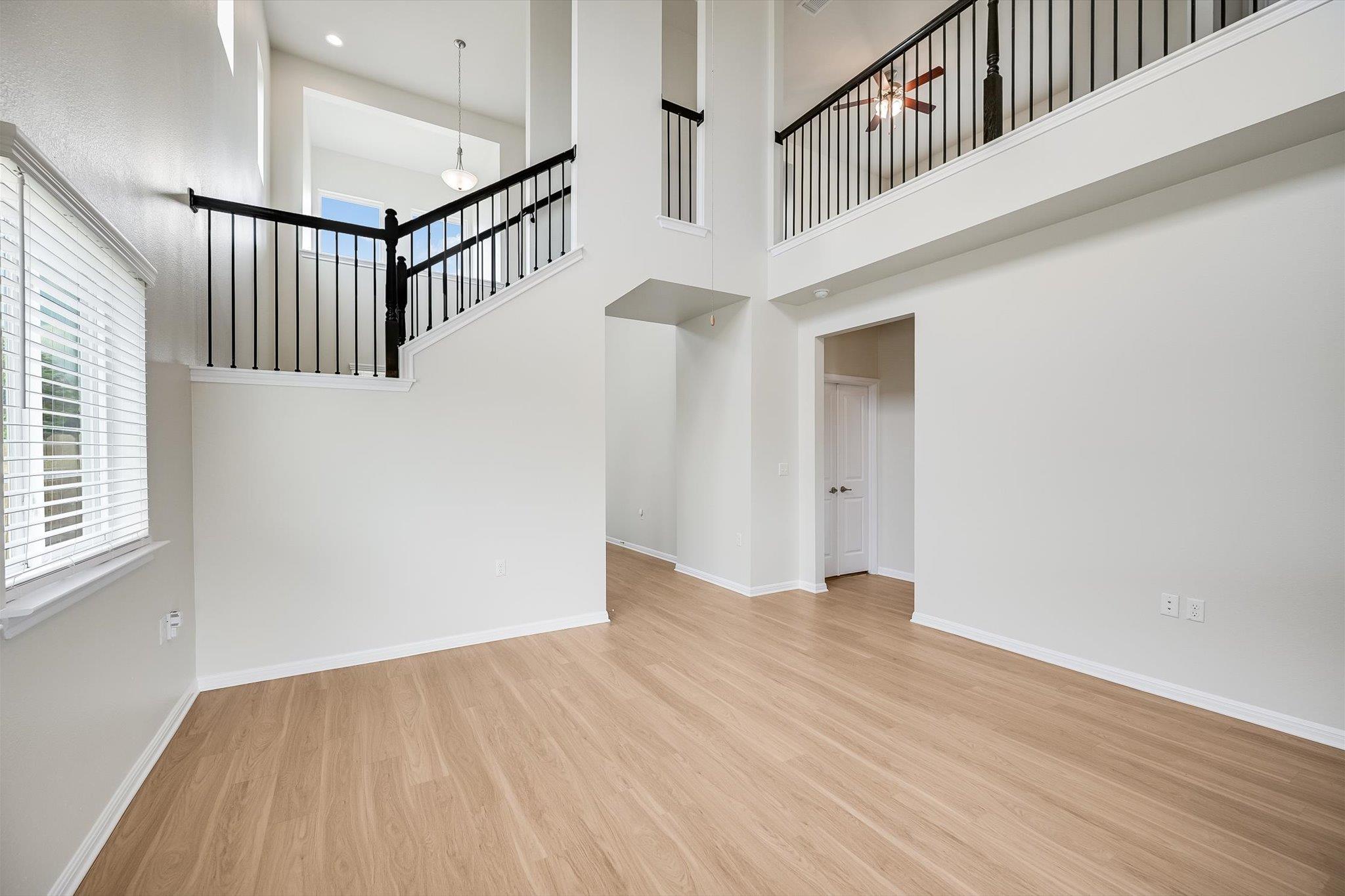 16309 Fetching Ave — photo 5