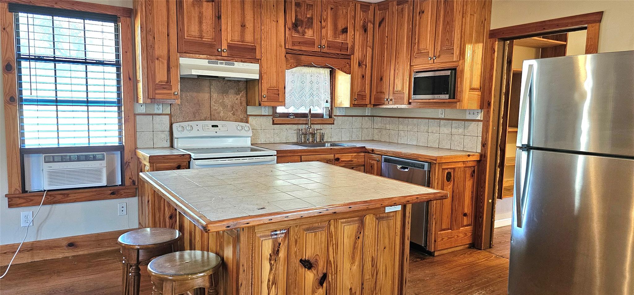 151 Loma Vista — photo 3