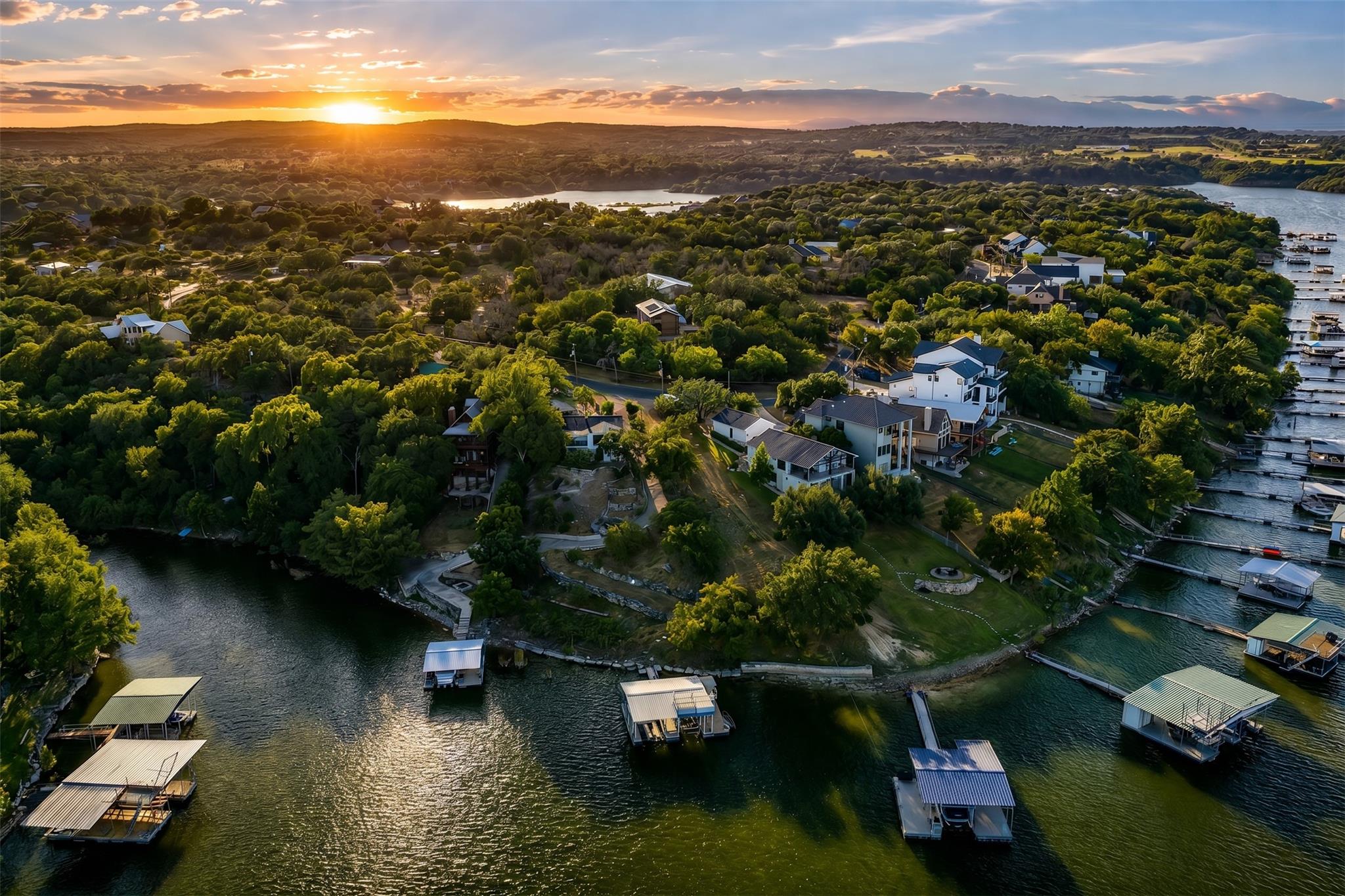 1201 Lake Shore DR
