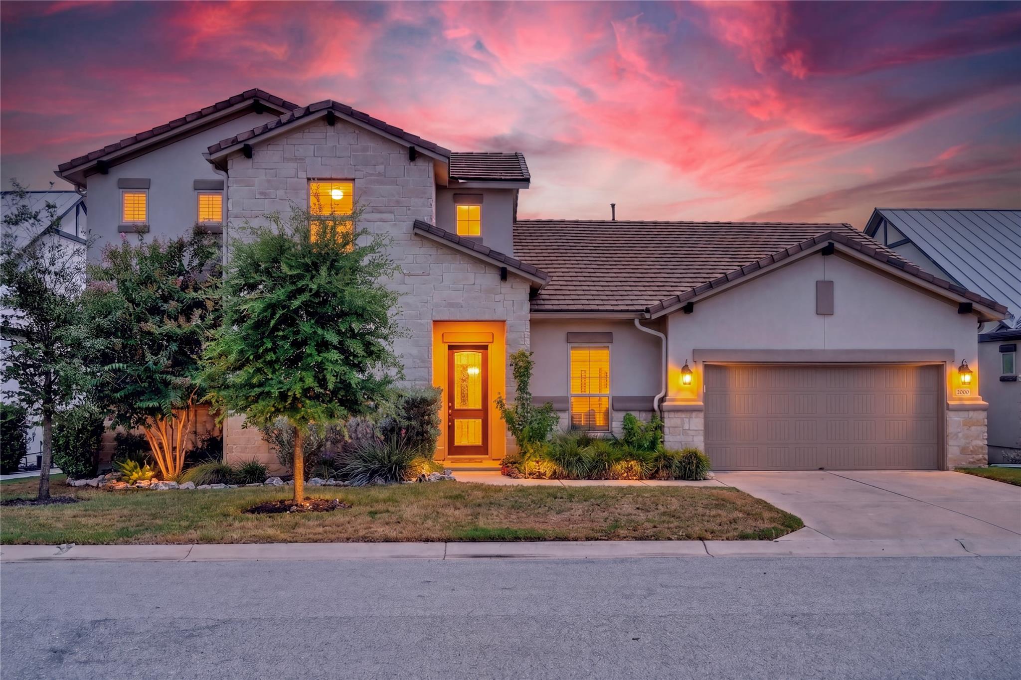 2000 Mazarro DR