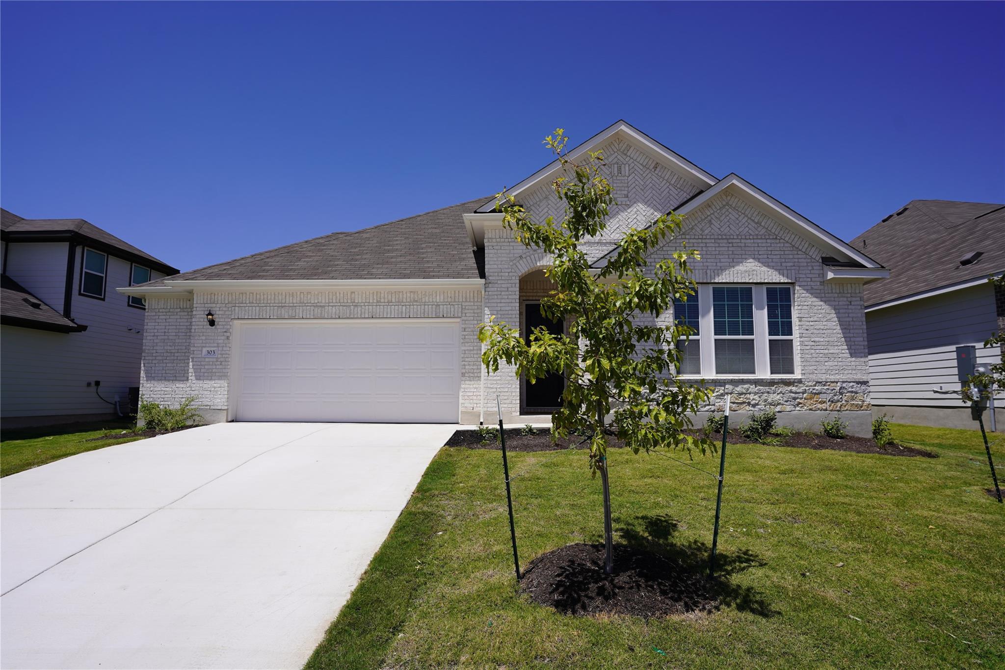 303 Bear Oak ST — photo 4