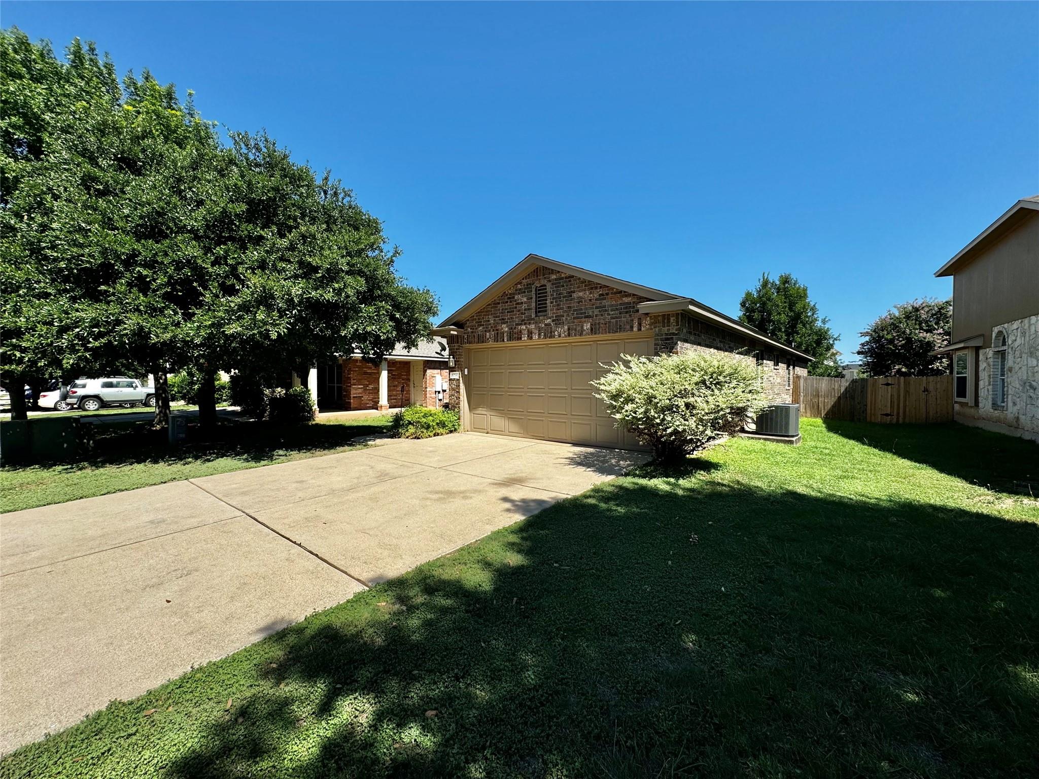 1014 Aiken DR — photo 4
