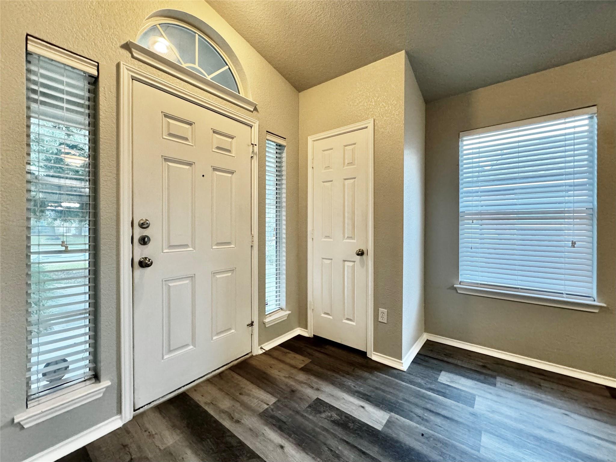 1014 Aiken DR — photo 5