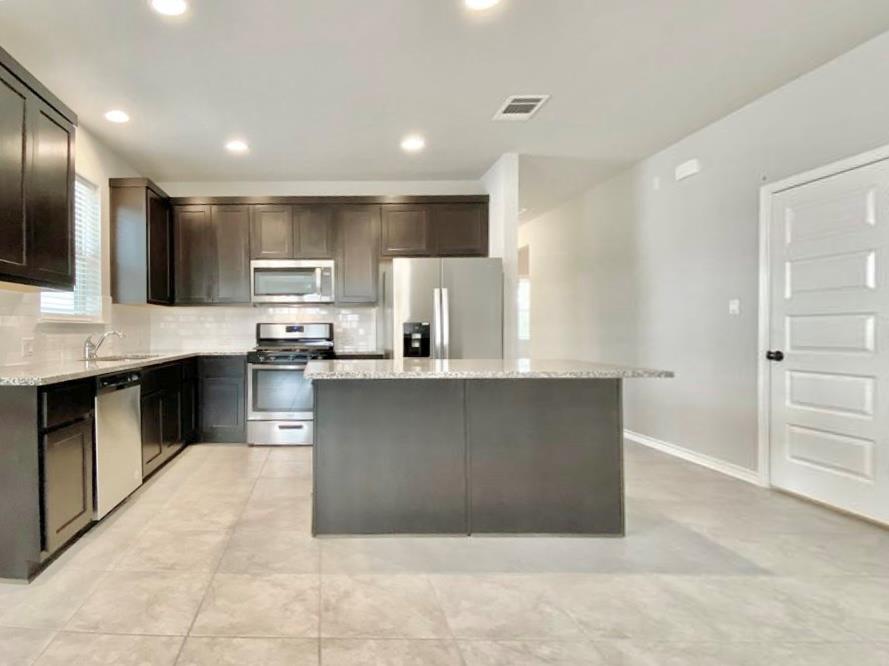 2148 Pecan Island DR — photo 4