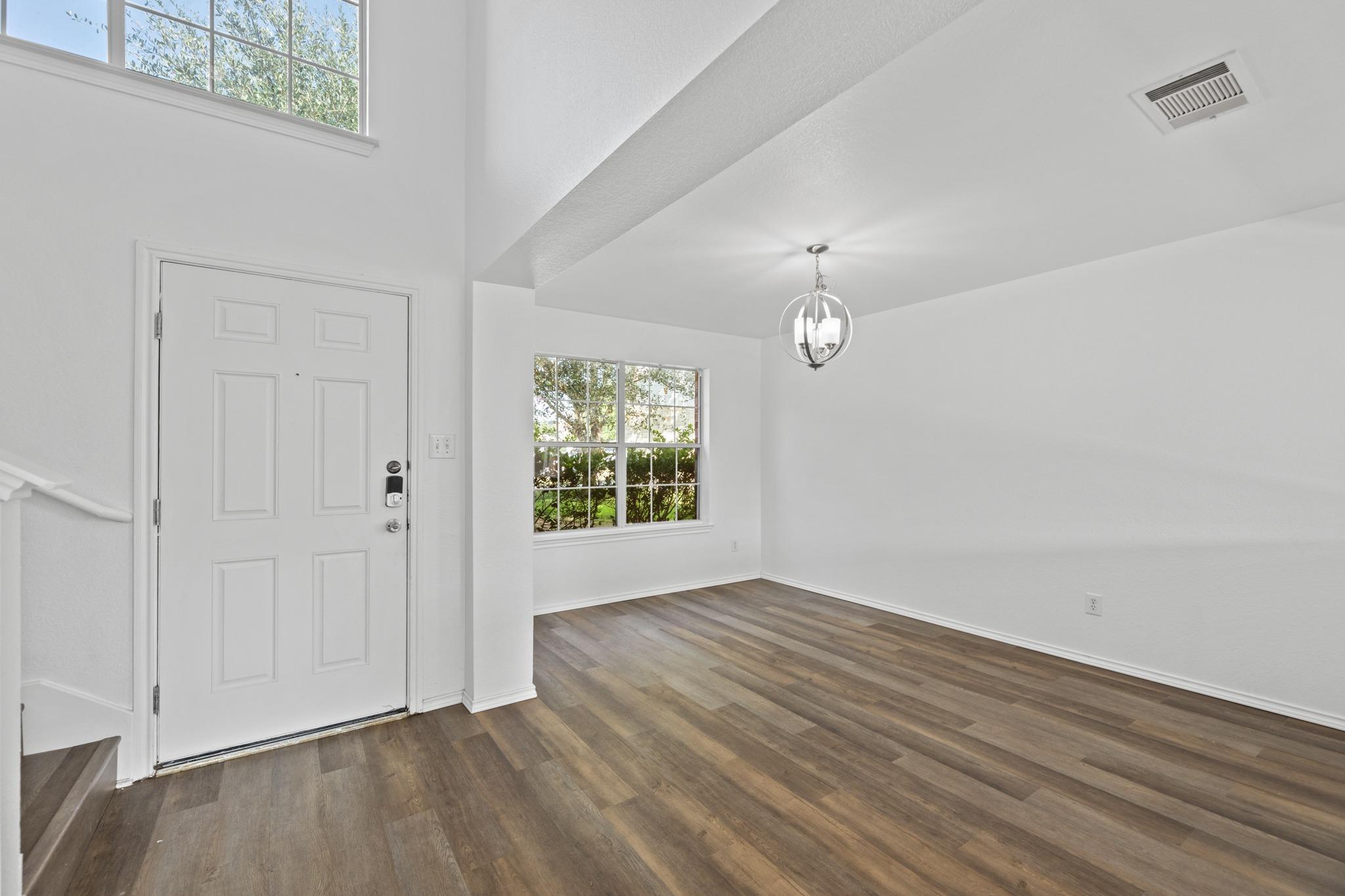 722 Lavaca LOOP — photo 4