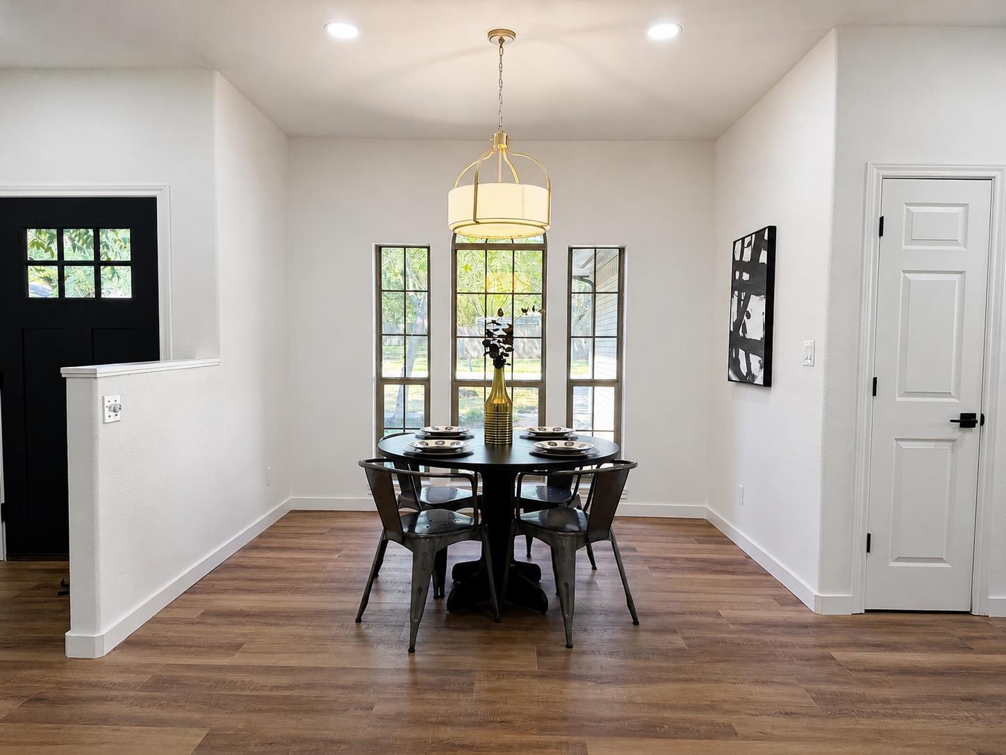 1605 Century Oaks DR — photo 4