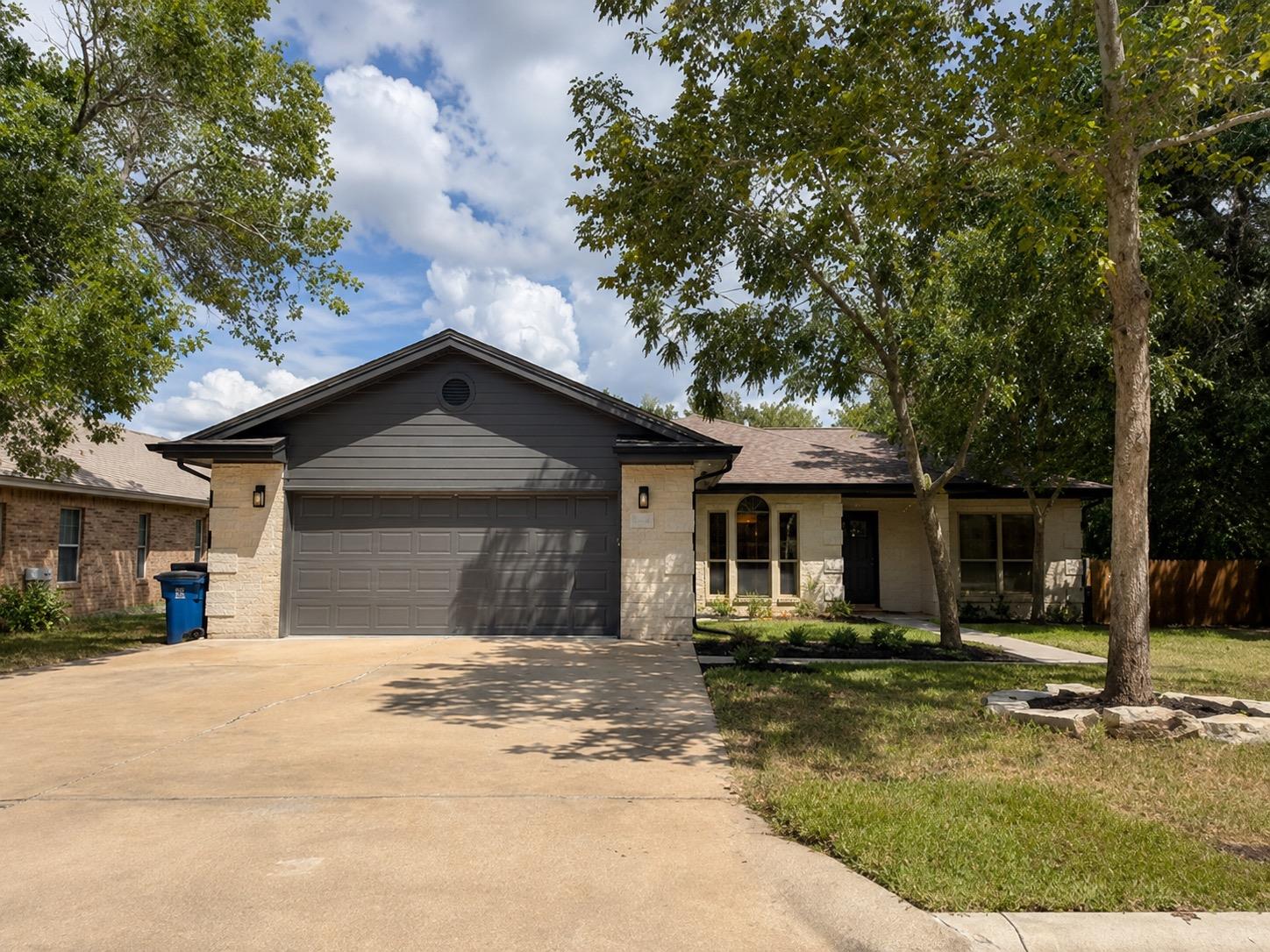 1605 Century Oaks DR — photo 5