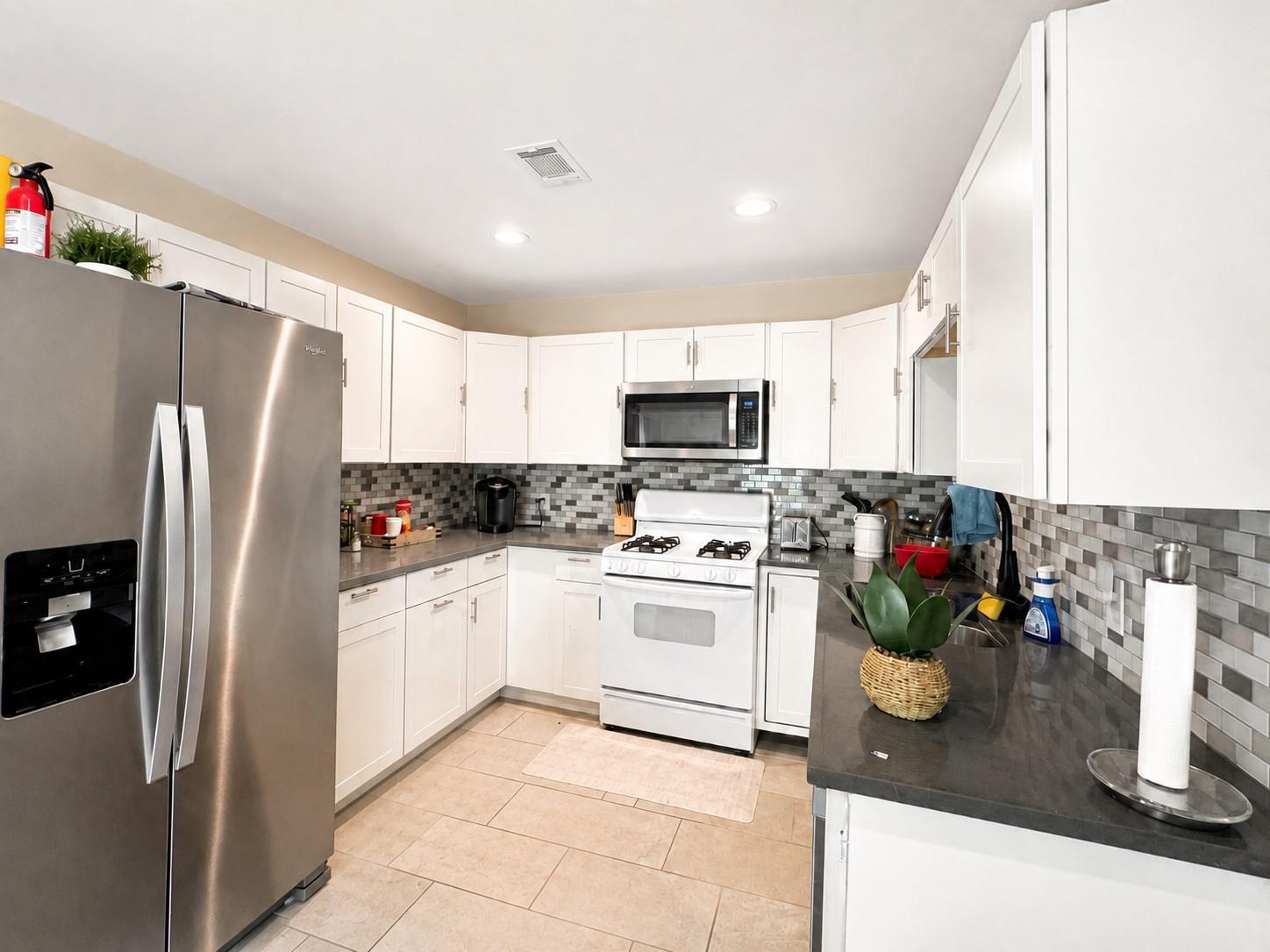 6711 Cruz ST — photo 4